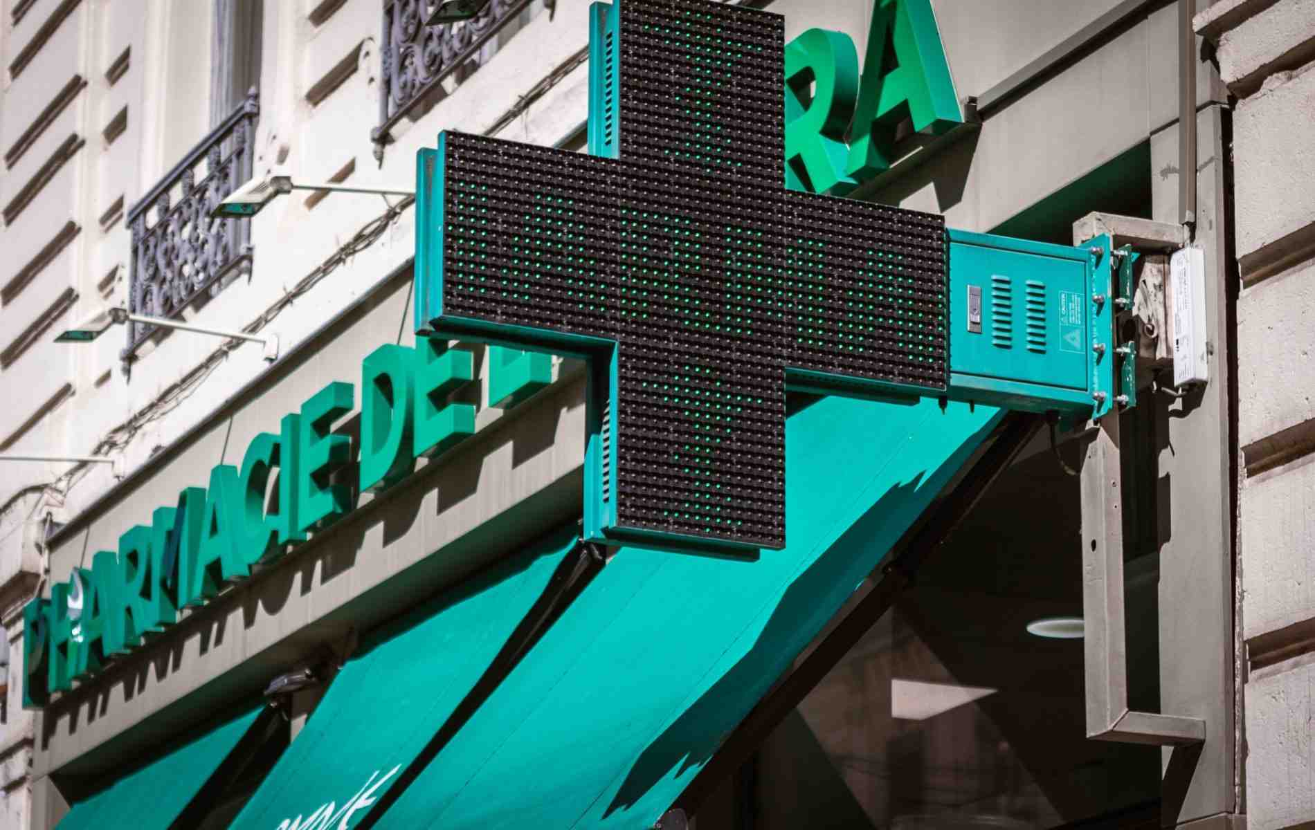 L’âge moyen des pharmaciens inscrits reste stable à 46,4 ans en 2024 contre 46,6 ans dix ans plus tôt.