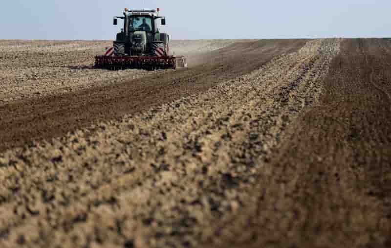 Les deputes ont rejete une baisse des charges pour les agriculteurs