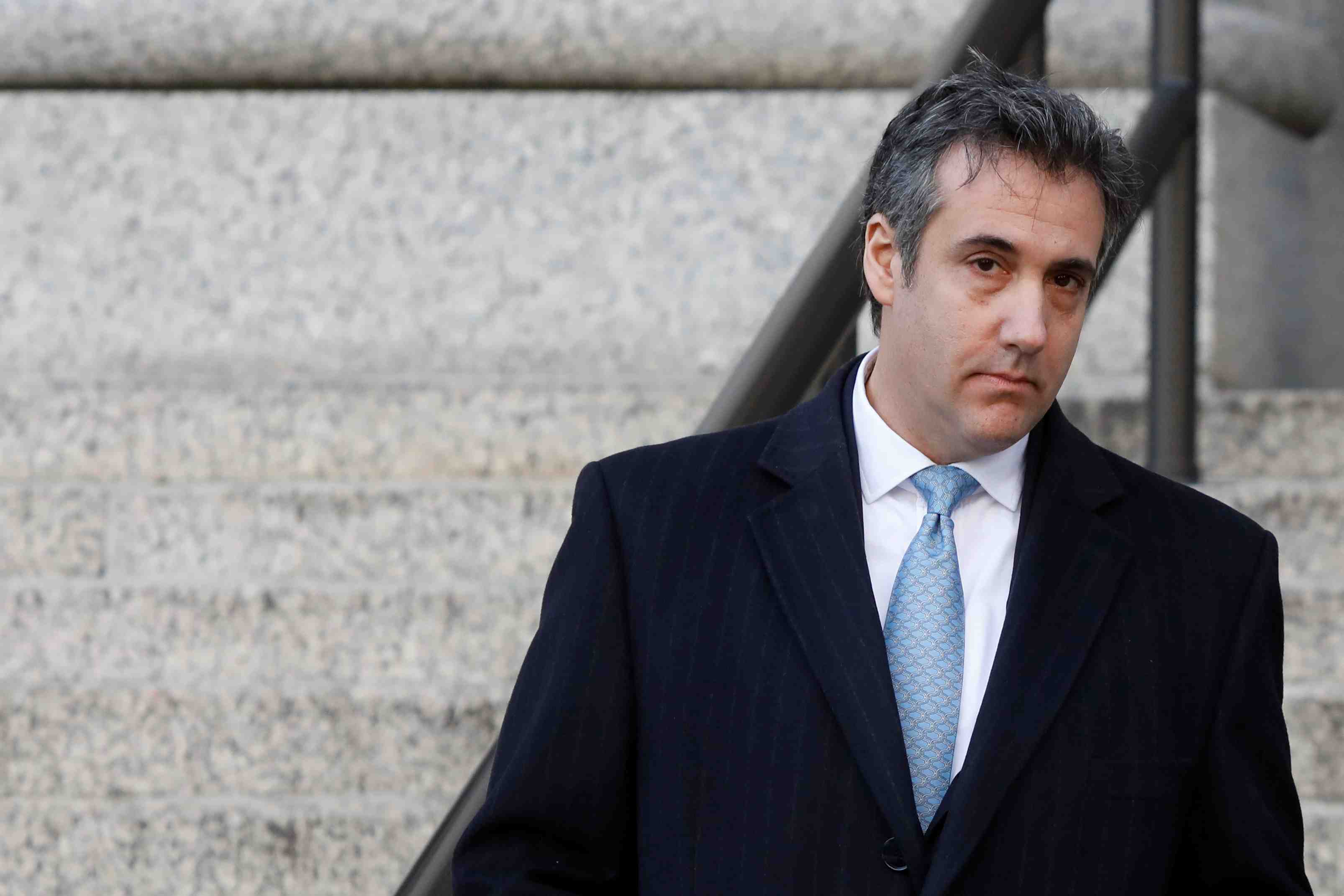 L'ancien avocat de trump plaide coupable de faux temoignage