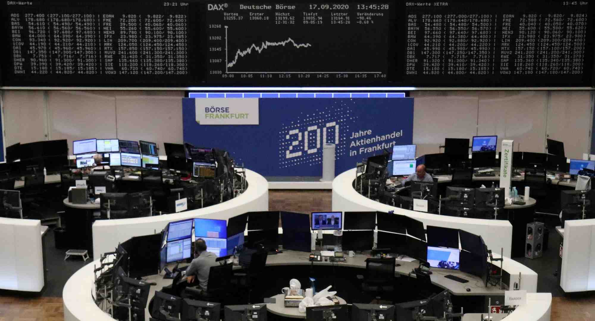 Les bourses europeennes terminent en baisse