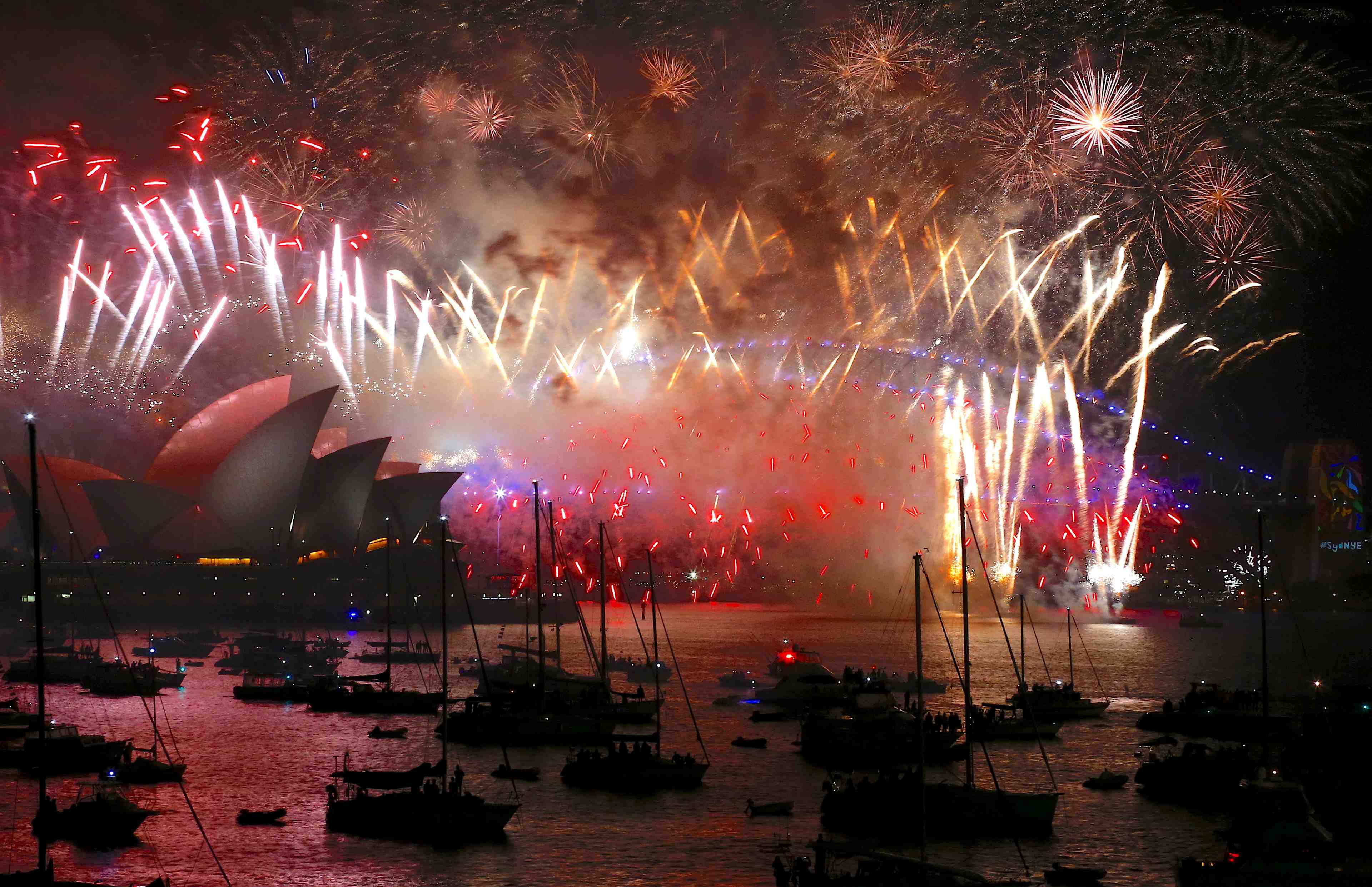Sydney appelle a contempler son feu d'artifice du nouvel an depuis chez soi