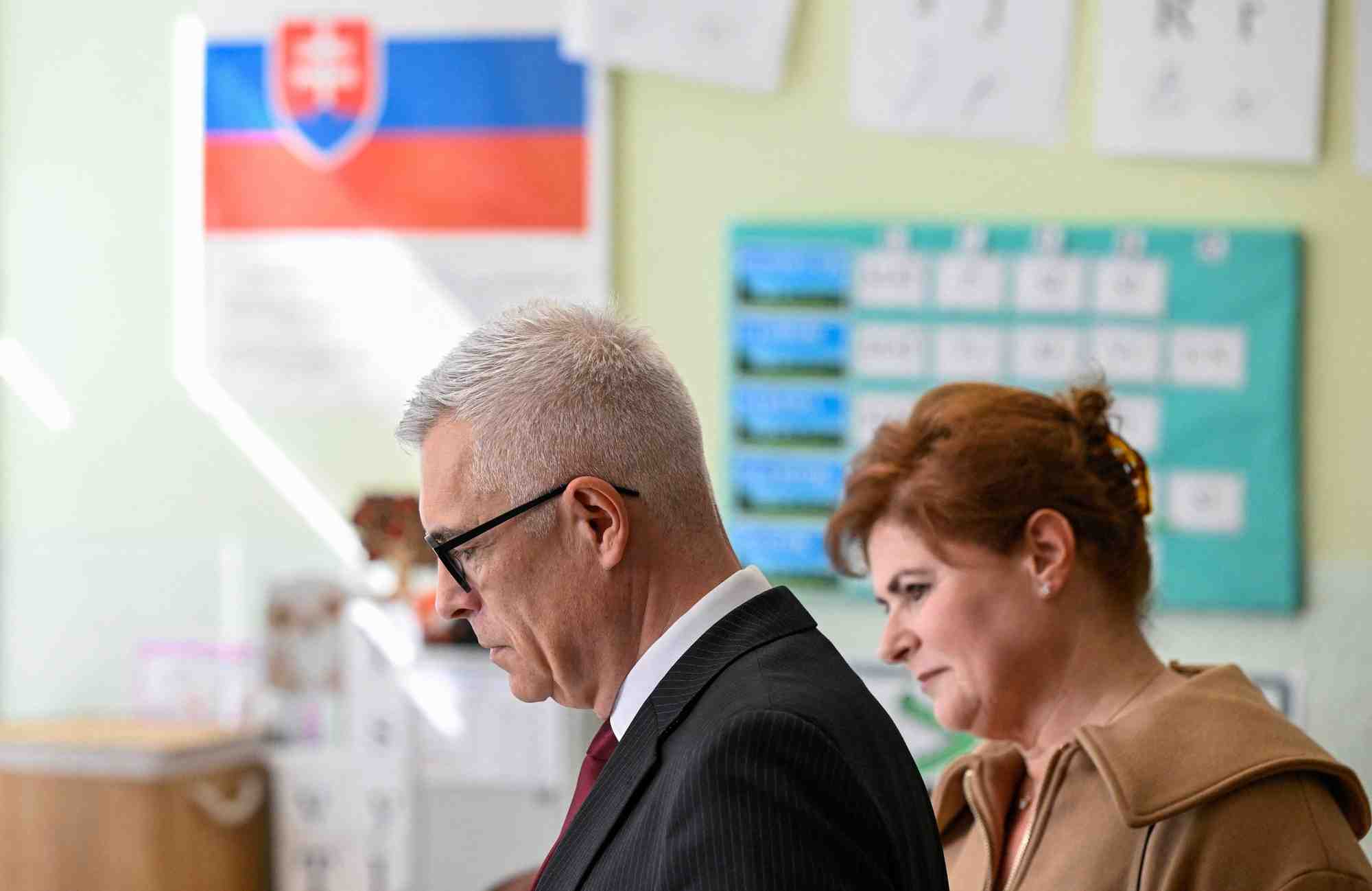 La slovaquie organise le second tour de l'election presidentielle