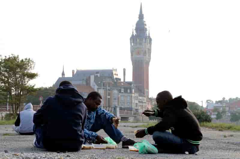 Accord franco-britannique pour gérer l'immigration à Calais