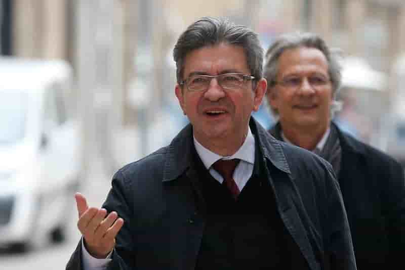 Melenchon appelle a la mobilisation contre le "parti unique"