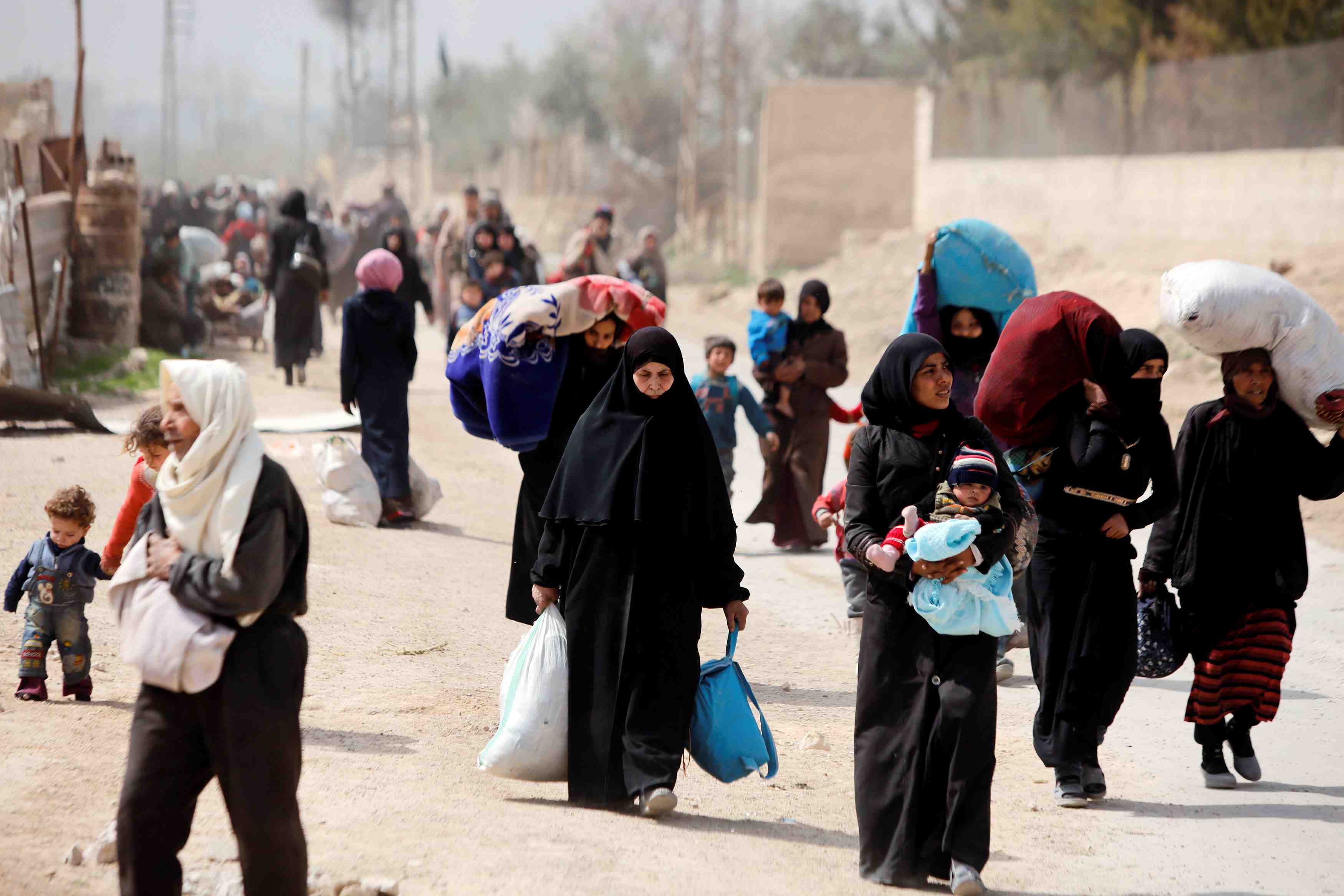 Des milliers de civils continuent a quitter la ghouta orientale