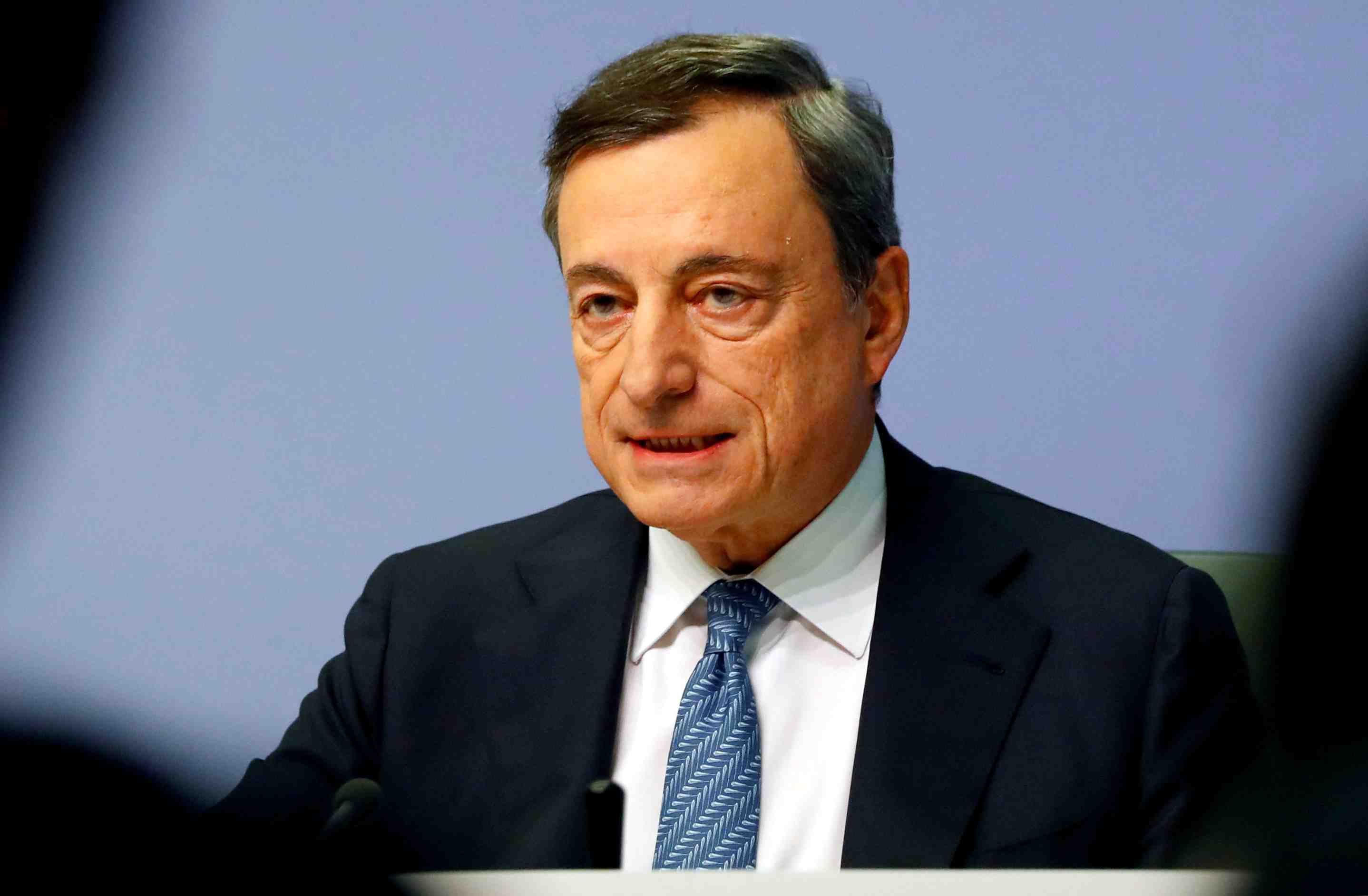 Draghi a dit en prive a tria de faire attention au budget