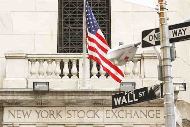 Wall Street ouvre en baisse après la Chine et les résultats
