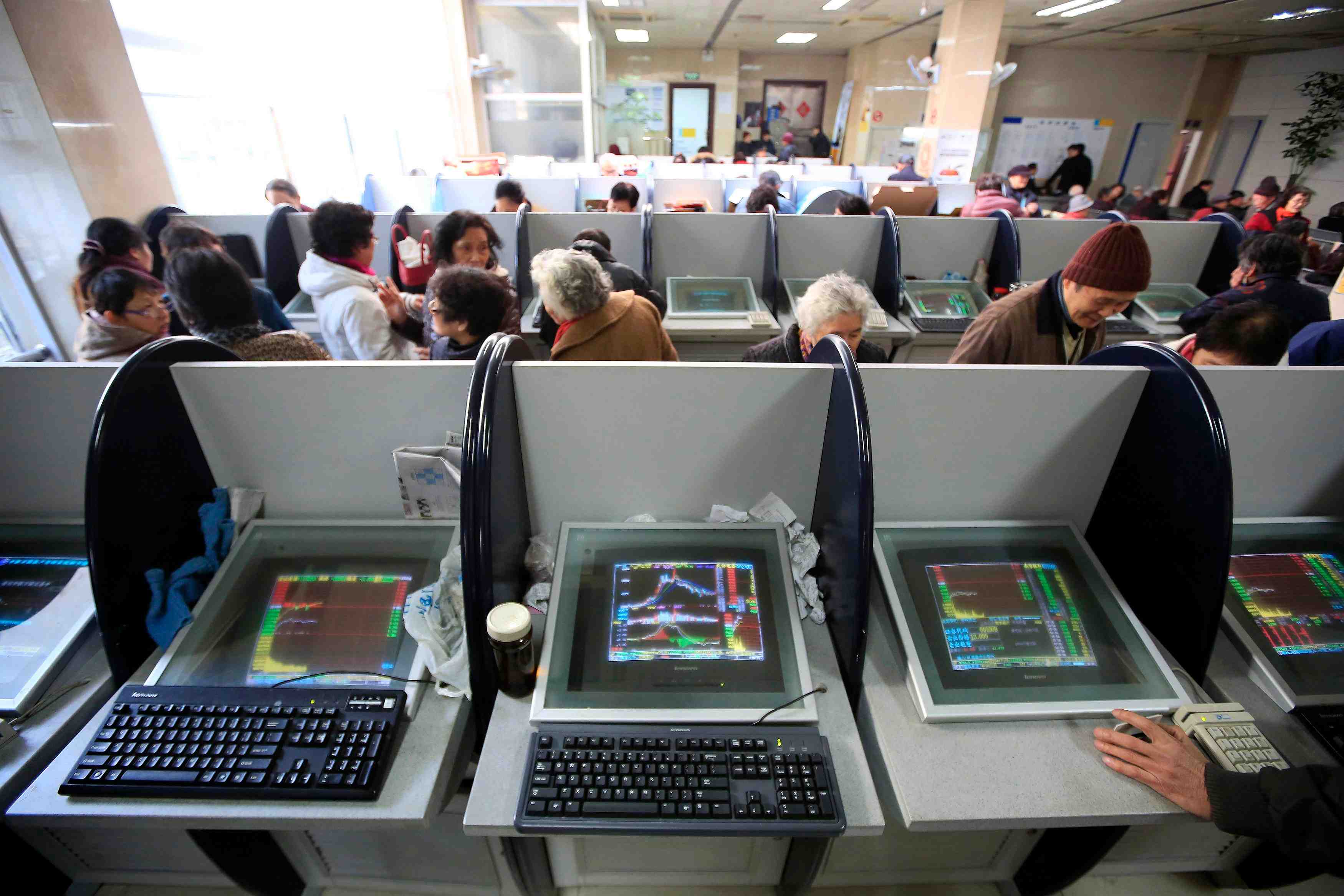 Les bourses chinoises plombees par des mesures anti-speculation