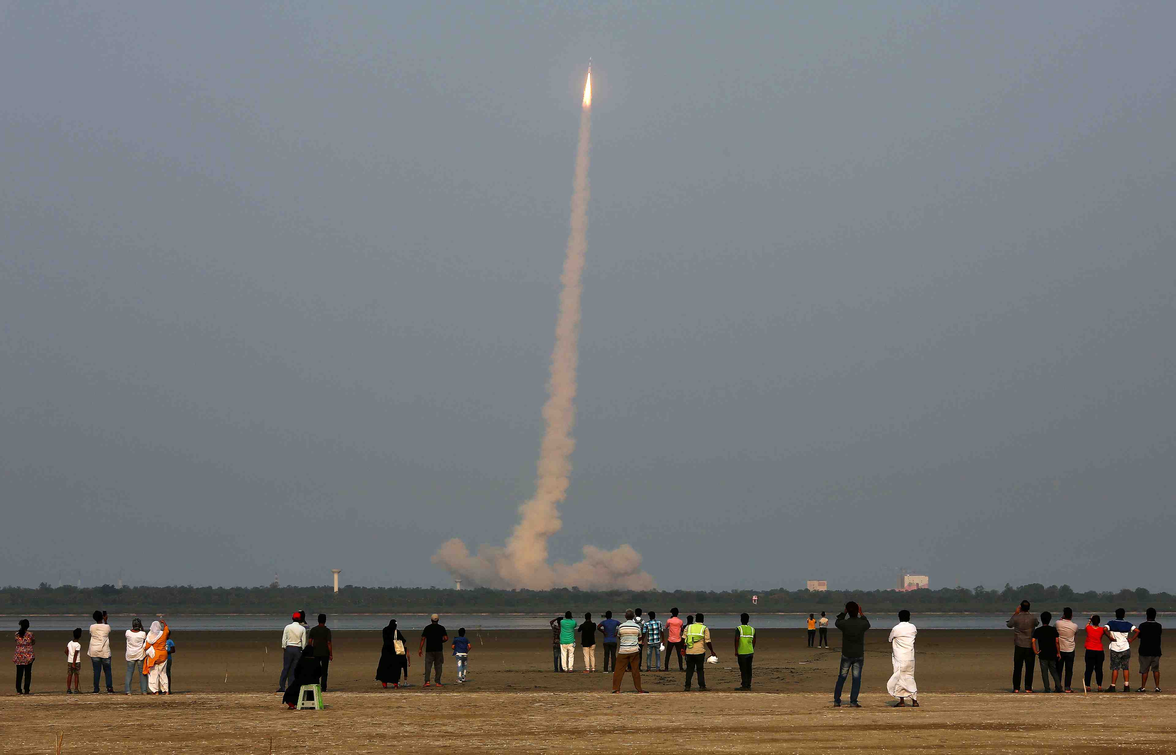 L'inde perd contact avec un satellite de telecommunications