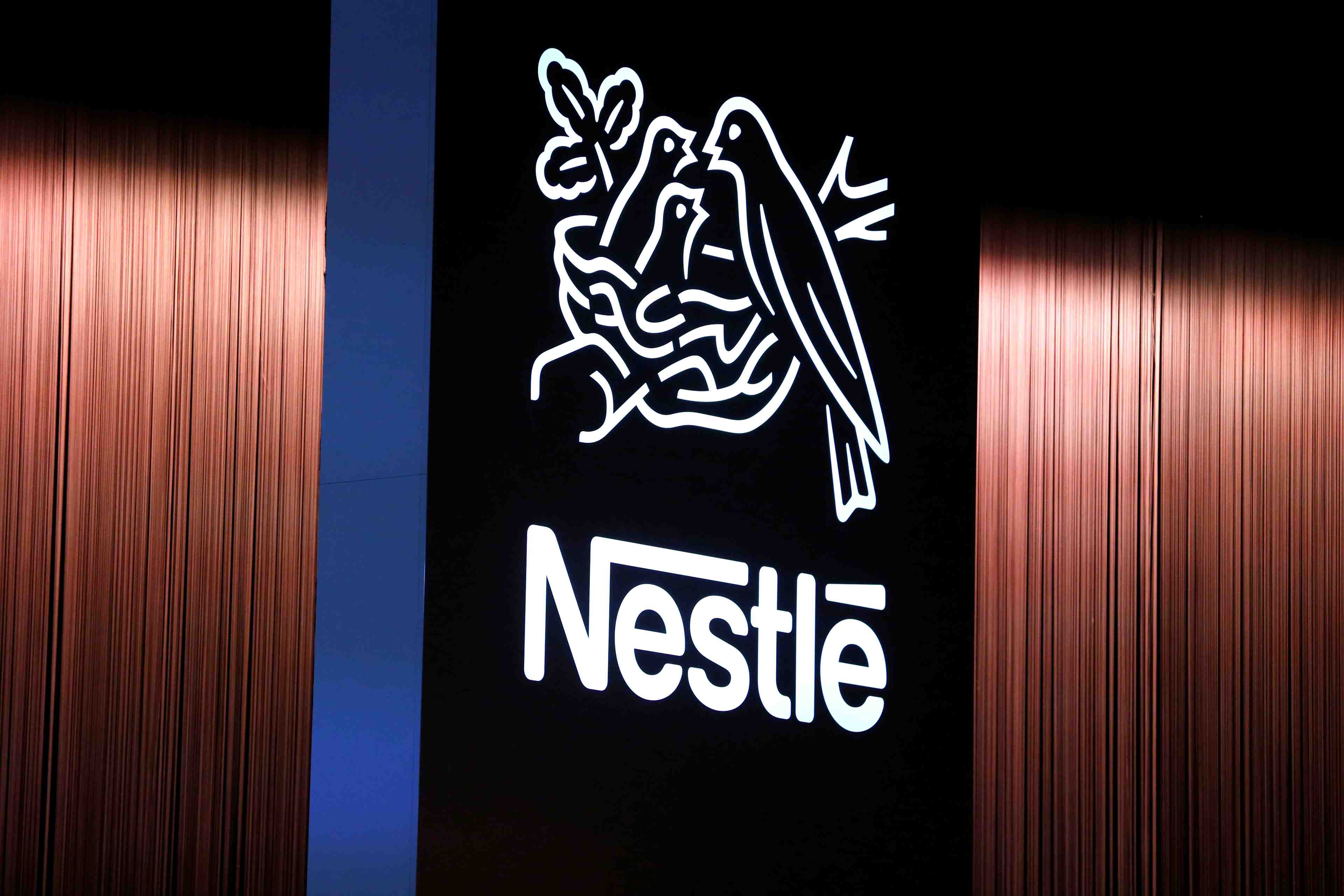 Nestle se renforce dans les services pour animaux avec ivc