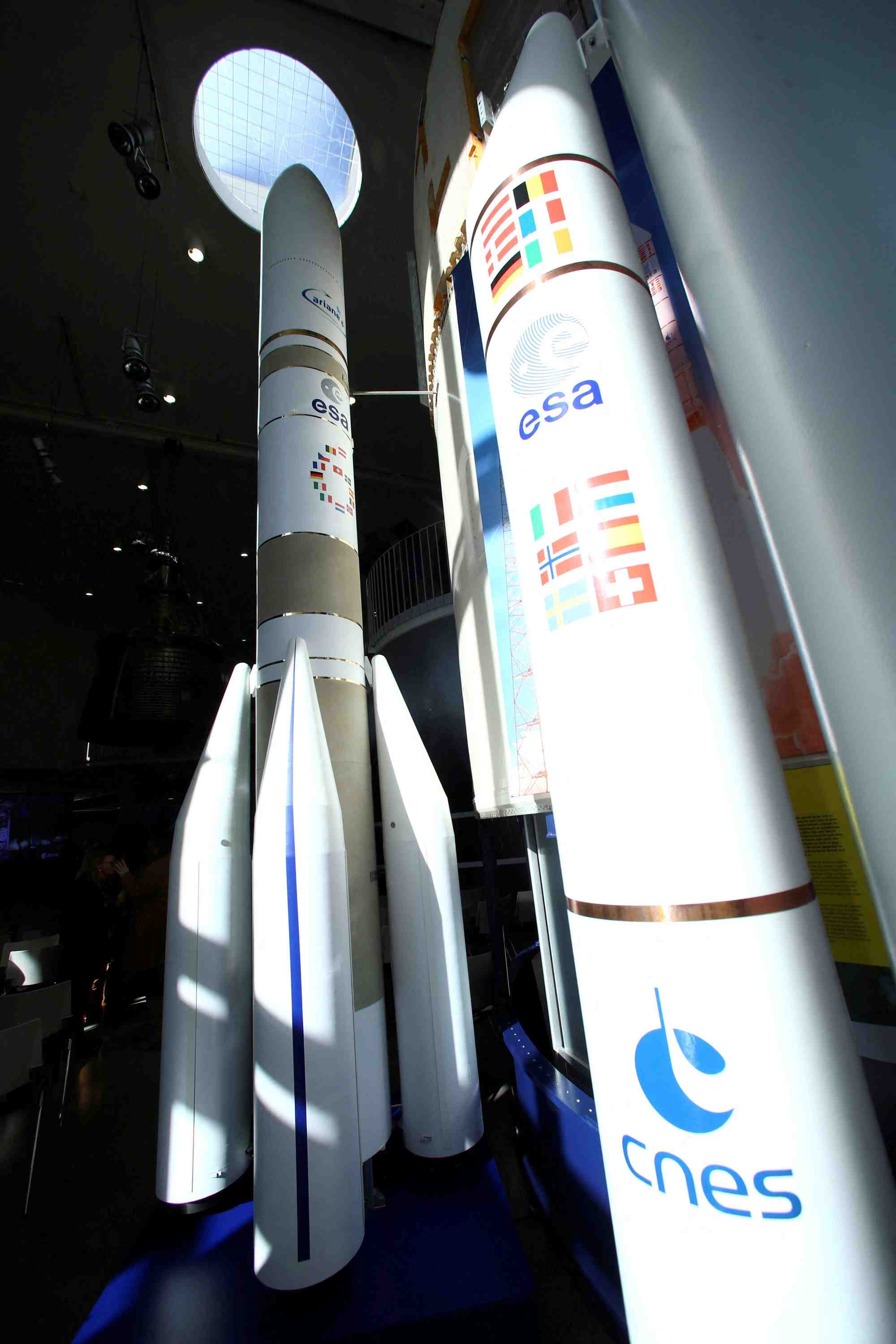 Une maquette de la fusee spatiale europeenne de nouvelle generation ariane 6 au dlr de lampoldshausen