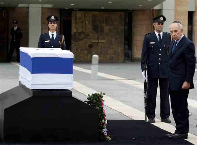 Les Israéliens rendent hommage à Ariel Sharon