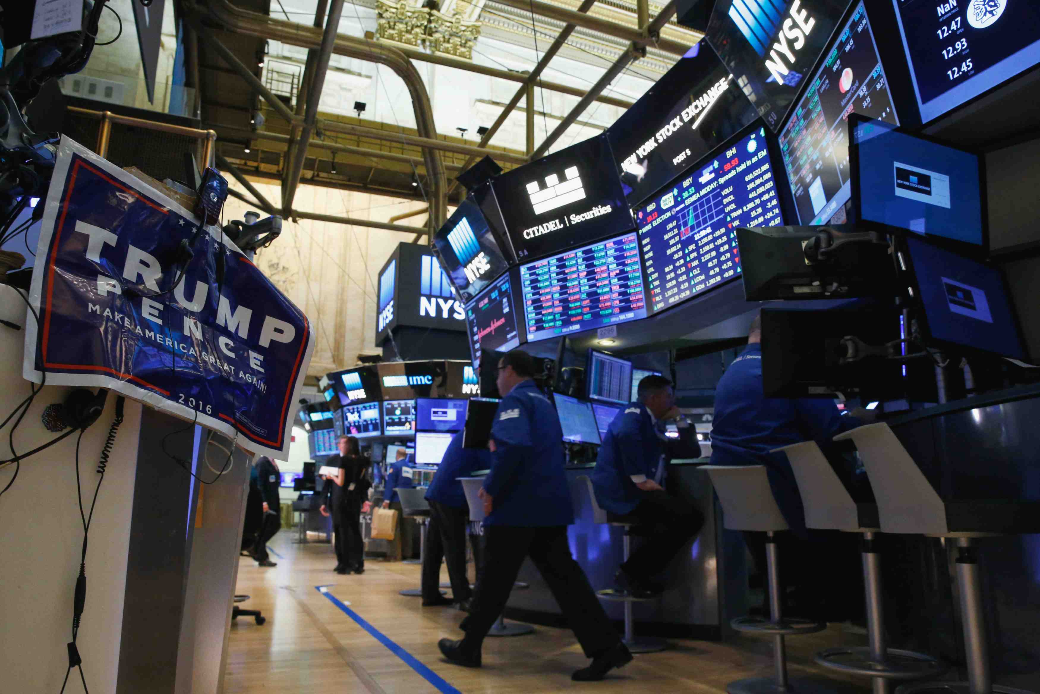 Regain d'optimisme chez les riches investisseurs apres l'election us