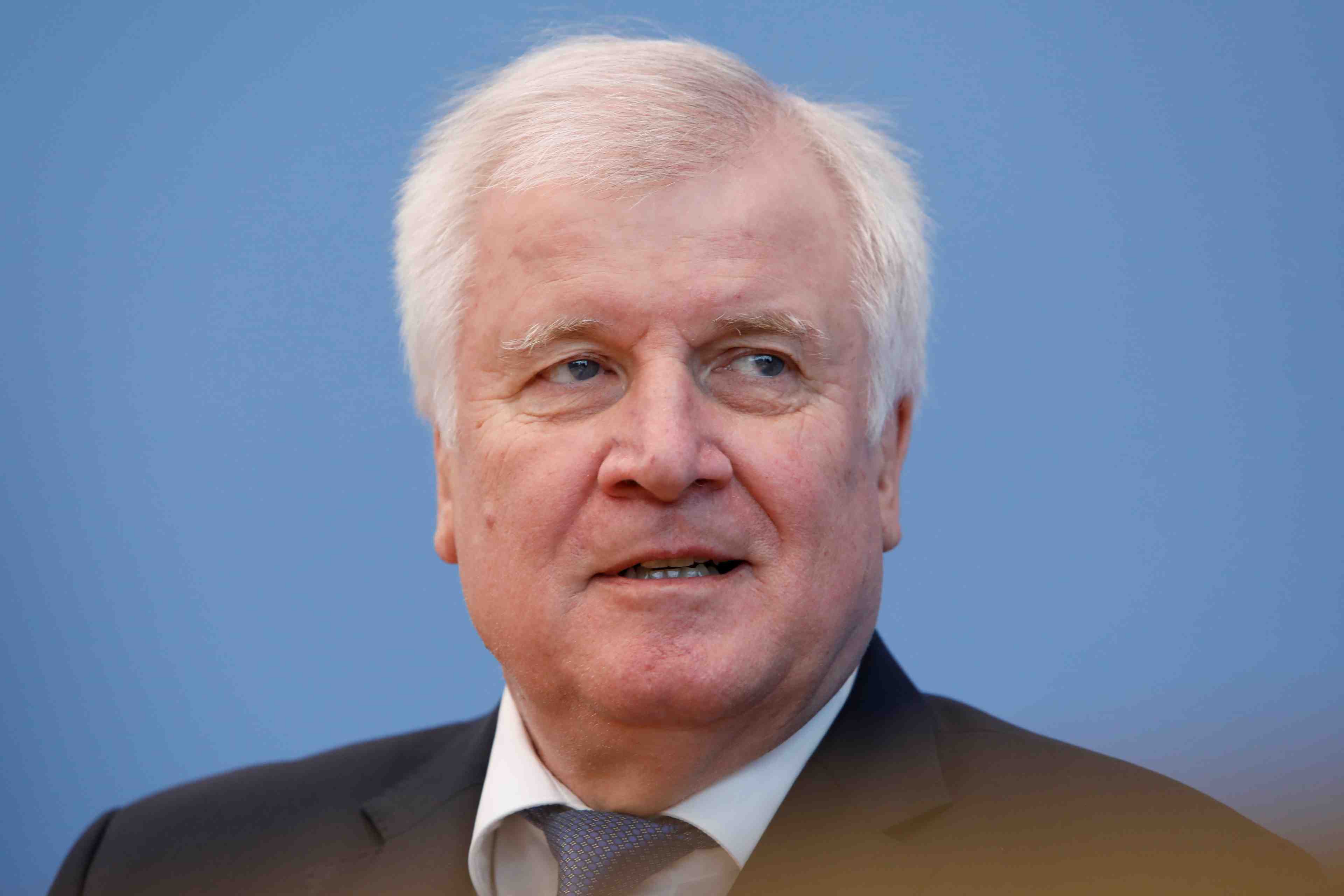 Seehofer devrait prochainement quitter la tete de la csu, rapporte die zeit