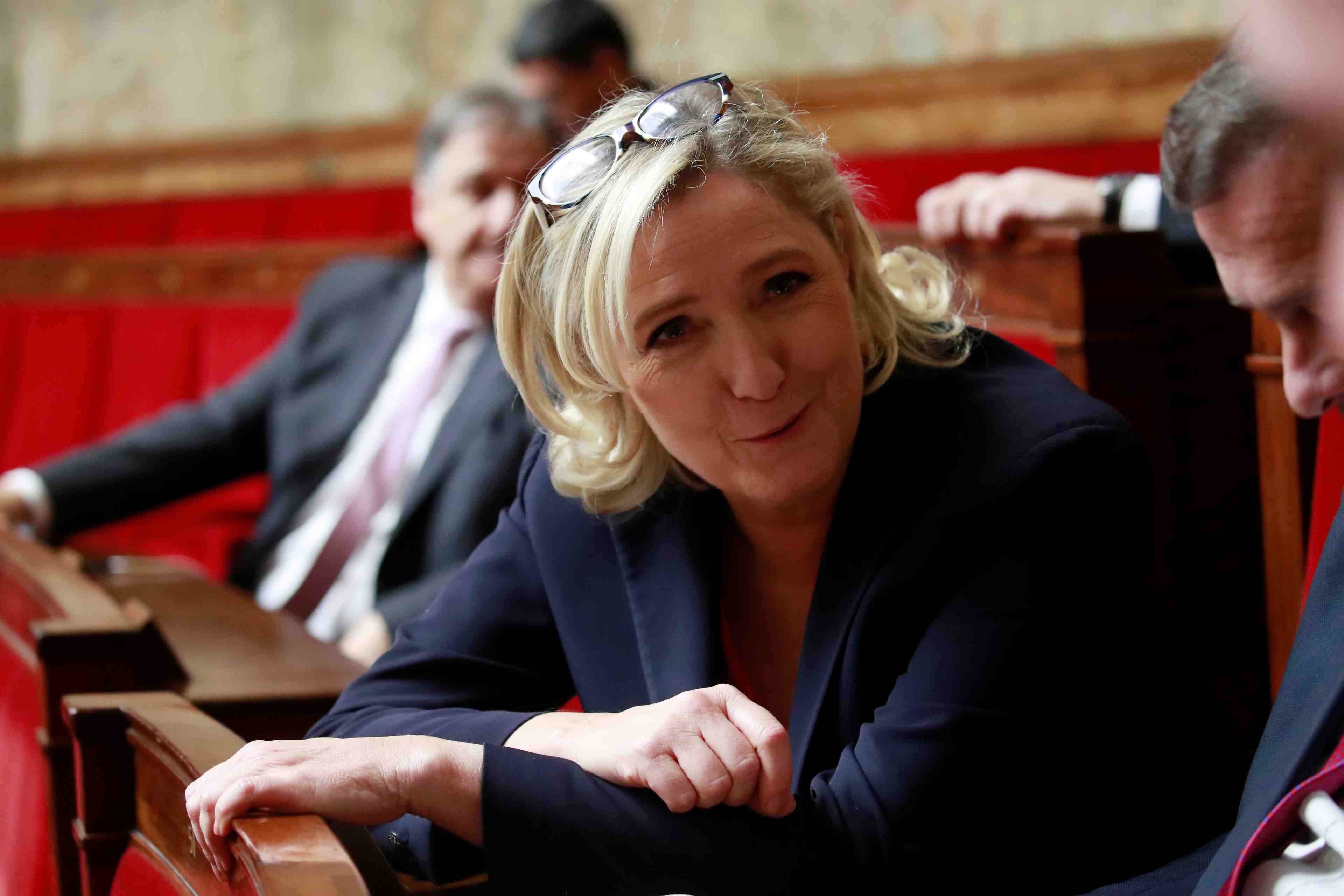 Marine le pen devra rembourser 41.554 euros au parlement europeen