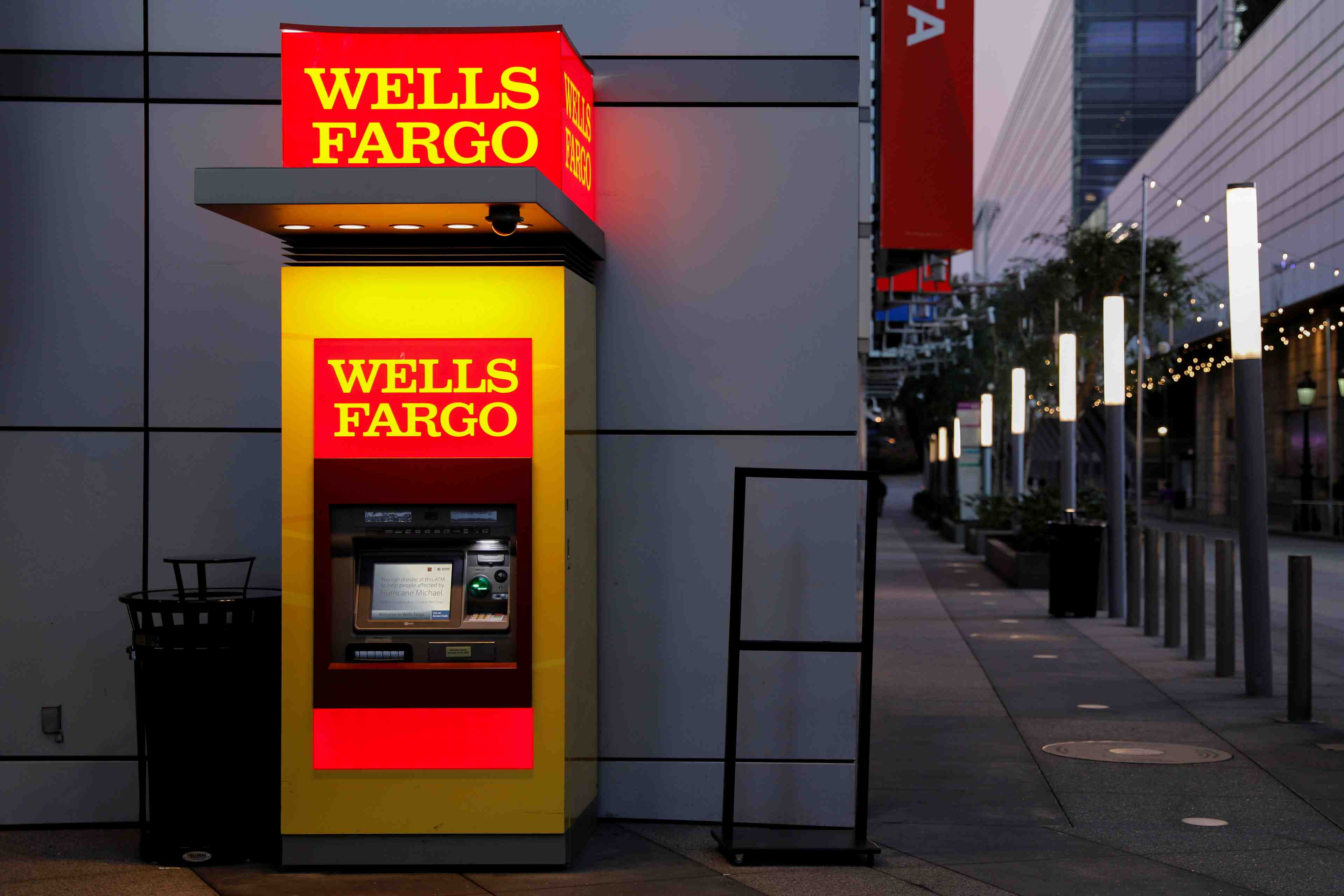 Wells fargo gonfle son benefice avec ses economies agressives