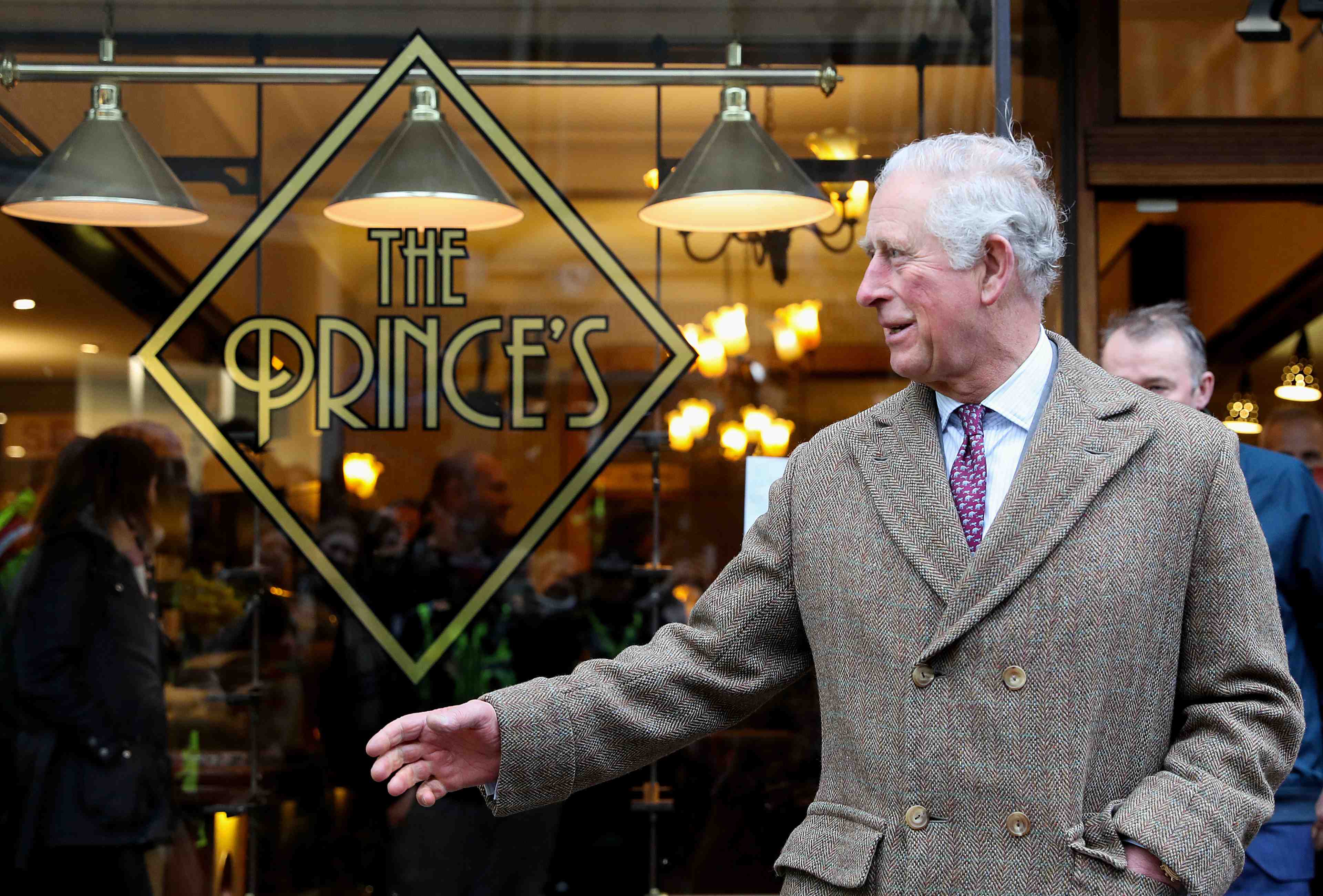 Coronavirus: le prince charles est sorti de l'isolement