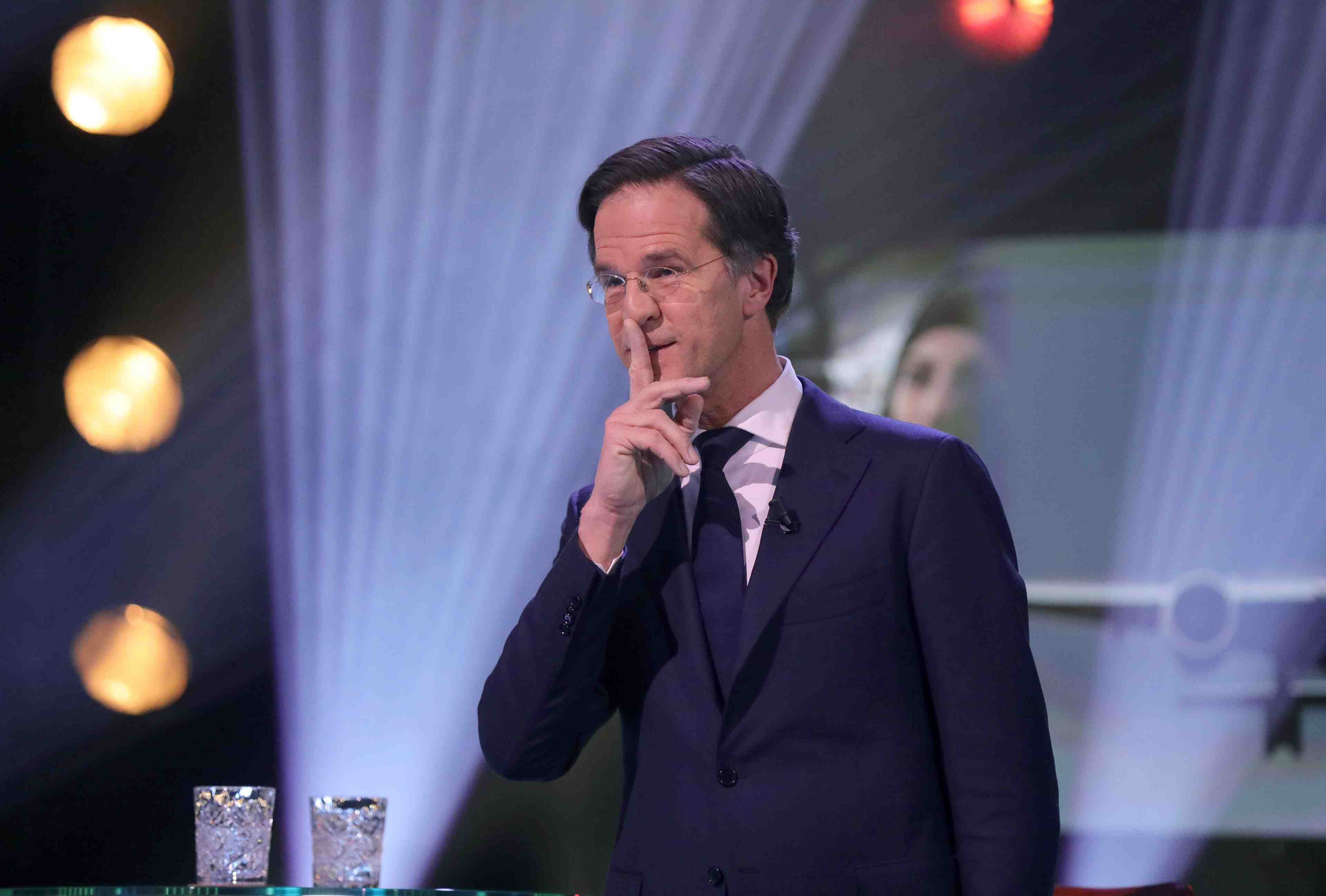 Pays-bas: mark rutte en tete des sondages avant les legislatives