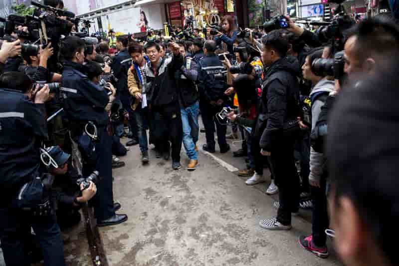 La police de Hong Kong évacue le dernier site des pro-démocratie