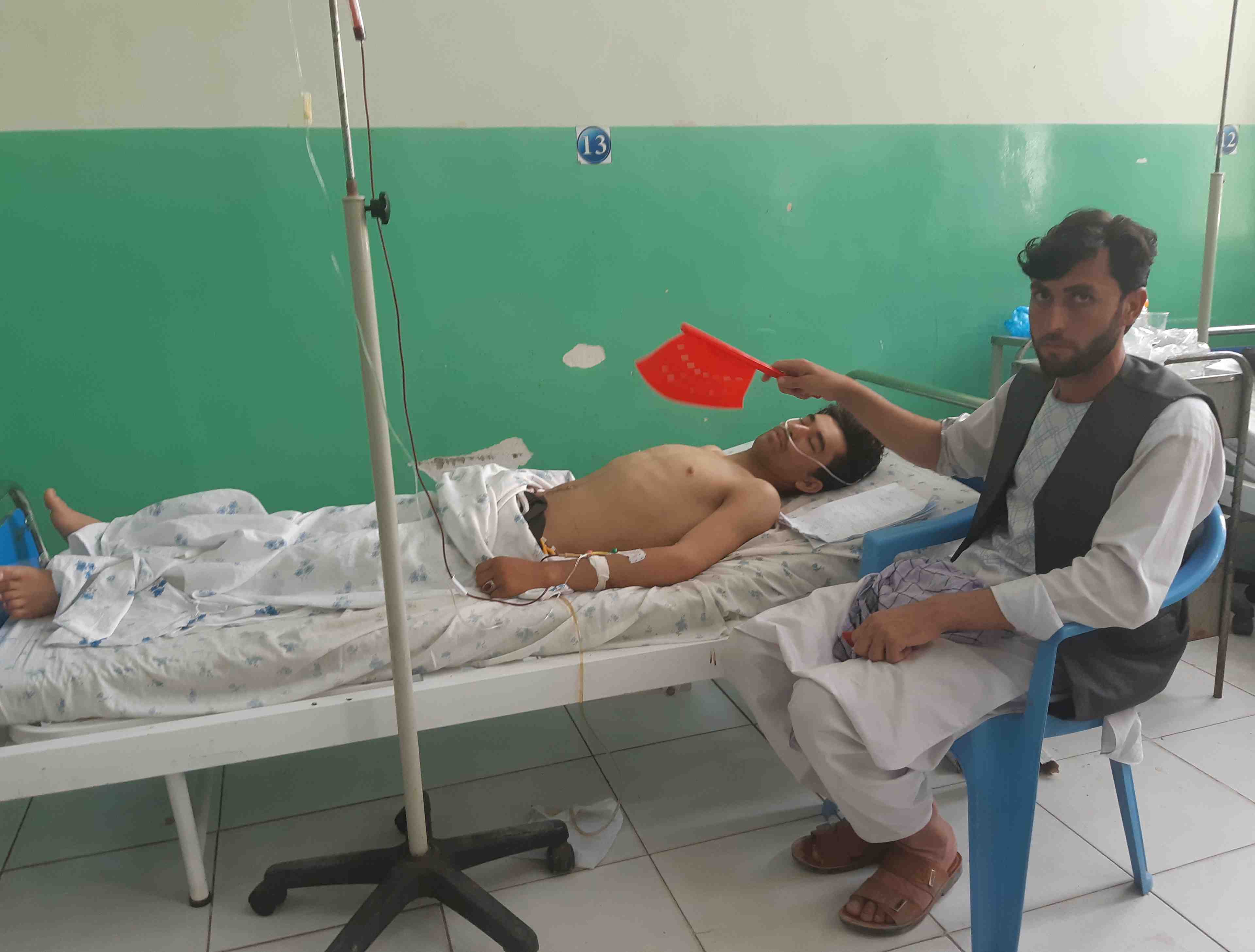 Les taliban tuent dix afghans engages dans le deminage de leur pays, annonce la police