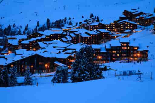 Les écarts de prix varient de 1 à 16 en fonction de la localisation des chalets (Photo d'illustration).