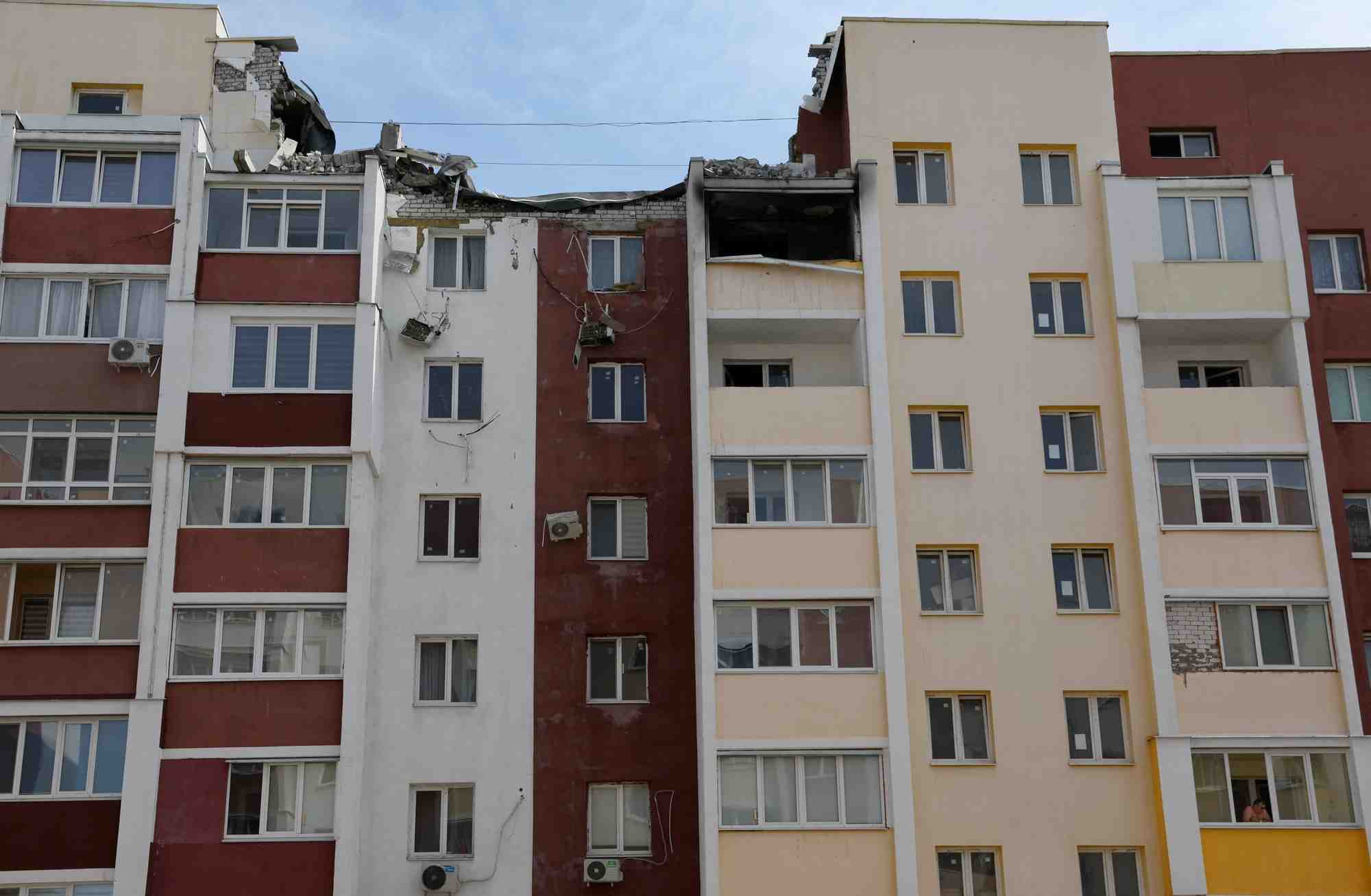 Des immeubles endommages a kharkiv