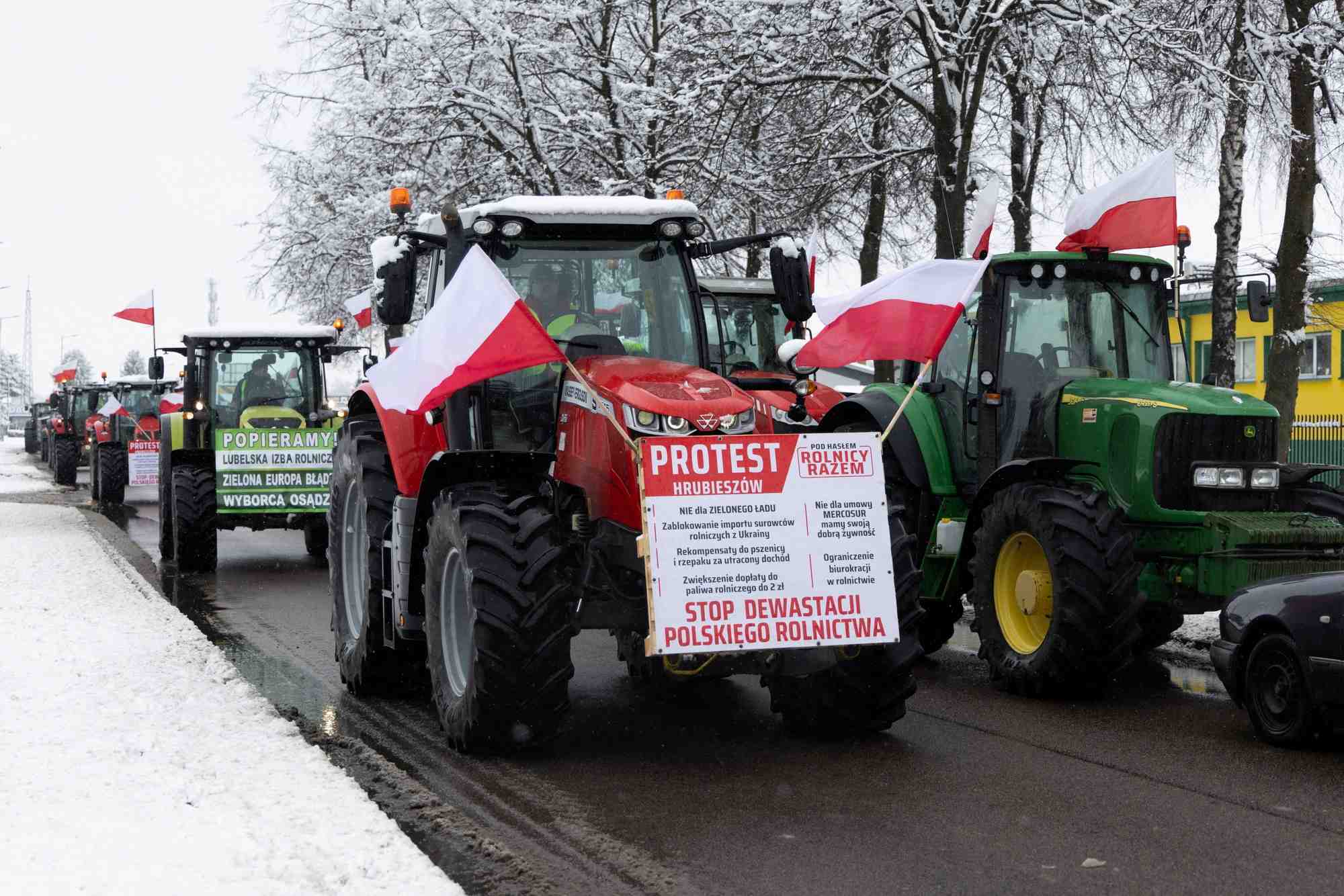Pour rappel, les agriculteurs polonais bloquent différents points de passage de la frontière empêchant des camions ukrainiens de passer, depuis le 9 février dernier.