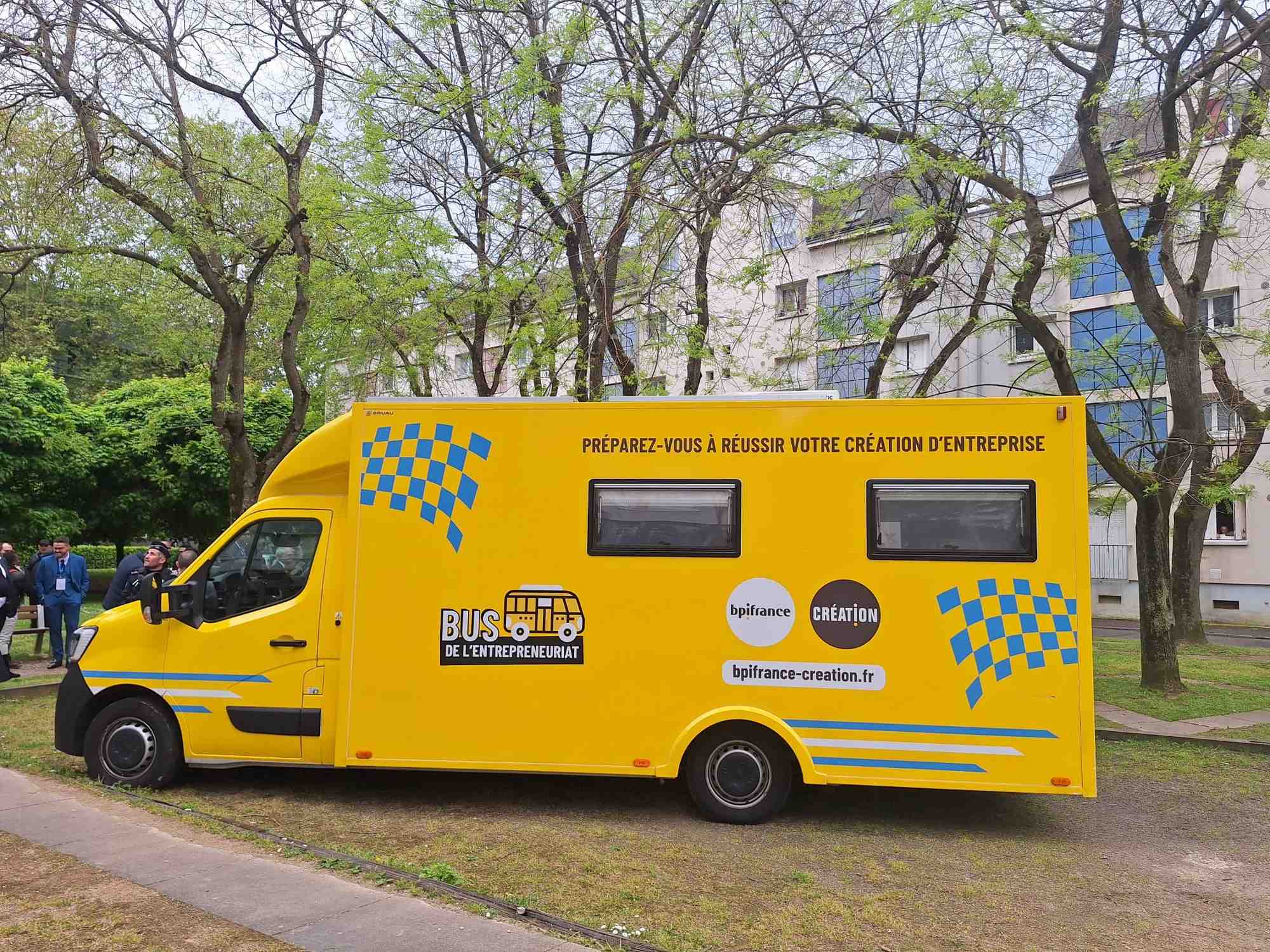 Le nombre de Bus de l’entrepreneuriat a plus que doublé dans l’Hexagone en deux ans tandis que celui des Citéslab a presque triplé avec 170 points d’accueil. Du saupoudrage, selon certains experts.