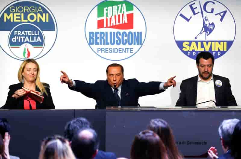 Italie: la coalition de droite affiche une image d'unite