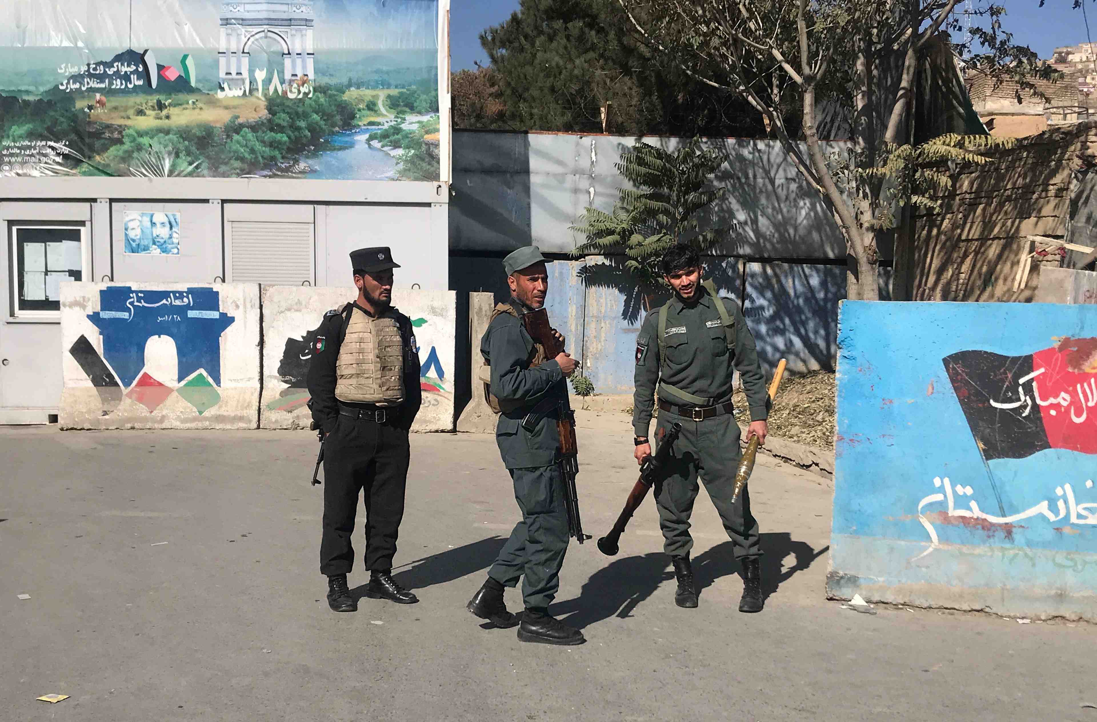 Afghanistan: dix etudiants tues par des hommes armes sur le campus de kaboul
