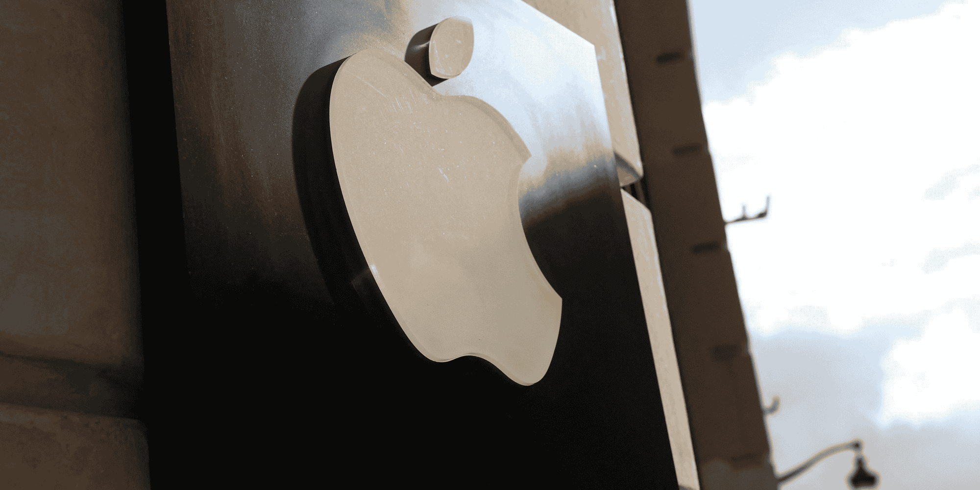 Avec Apple Intelligence, Apple se positionne enfin dans l'intelligence artificielle générative.