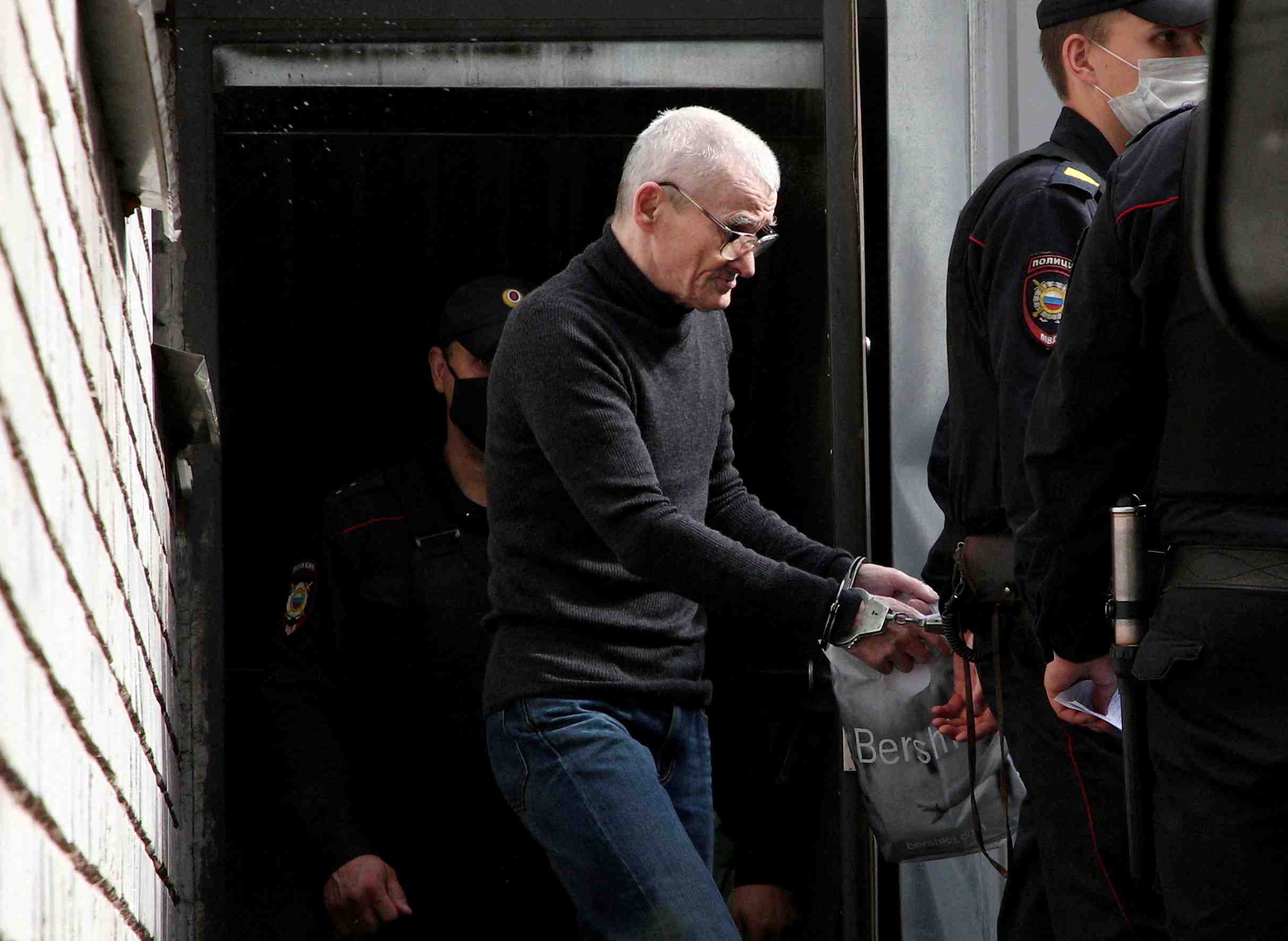 La peine de prison contre l'historien du goulag dmitriev alourdie a 15 ans