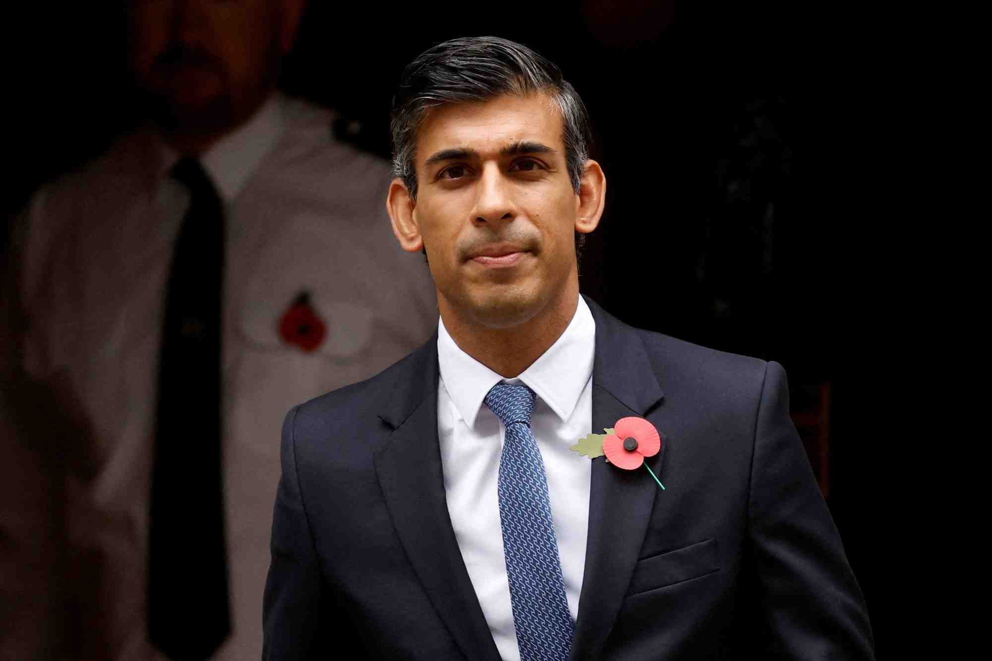 Photo d'archives du premier ministre britannique rishi sunak devant le numero 10 de downing street a londres