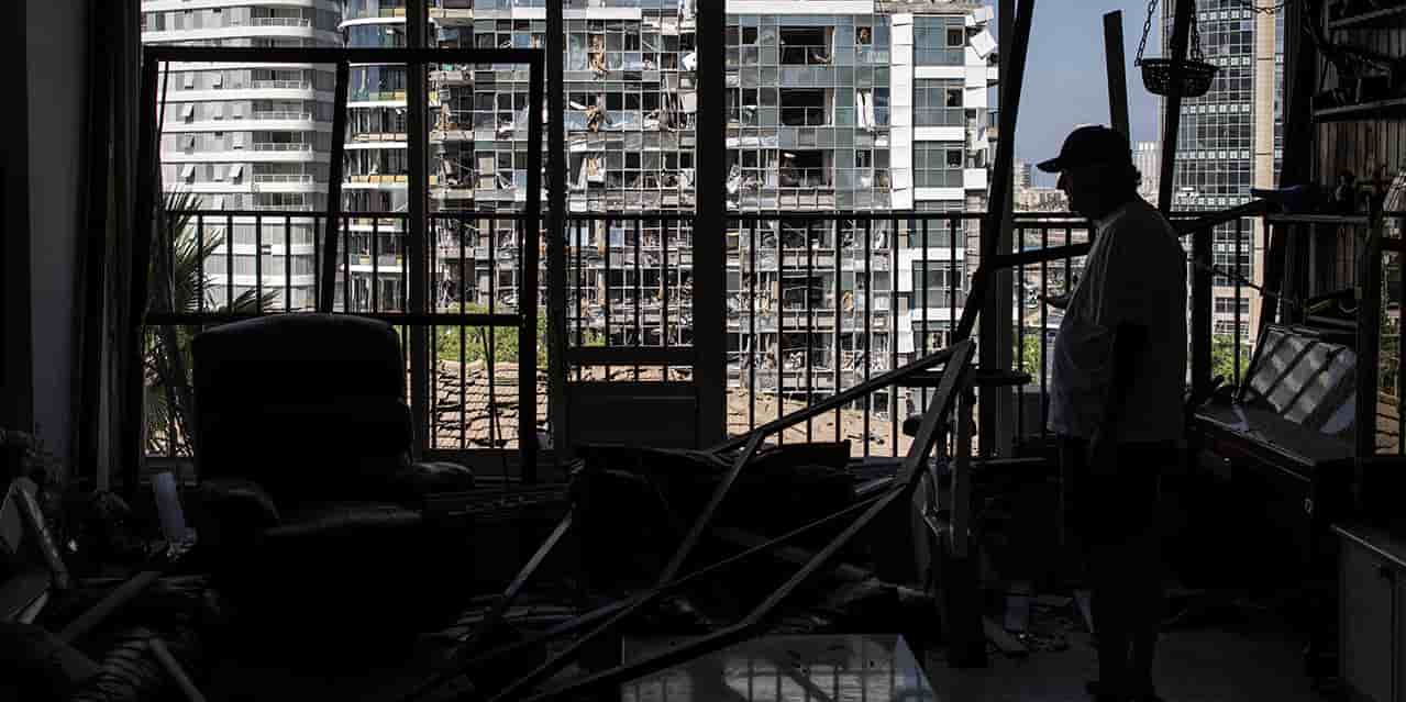 Un bâtiment au lendemain d'une frappe de l'Iran à Ramat Gan en Israël.