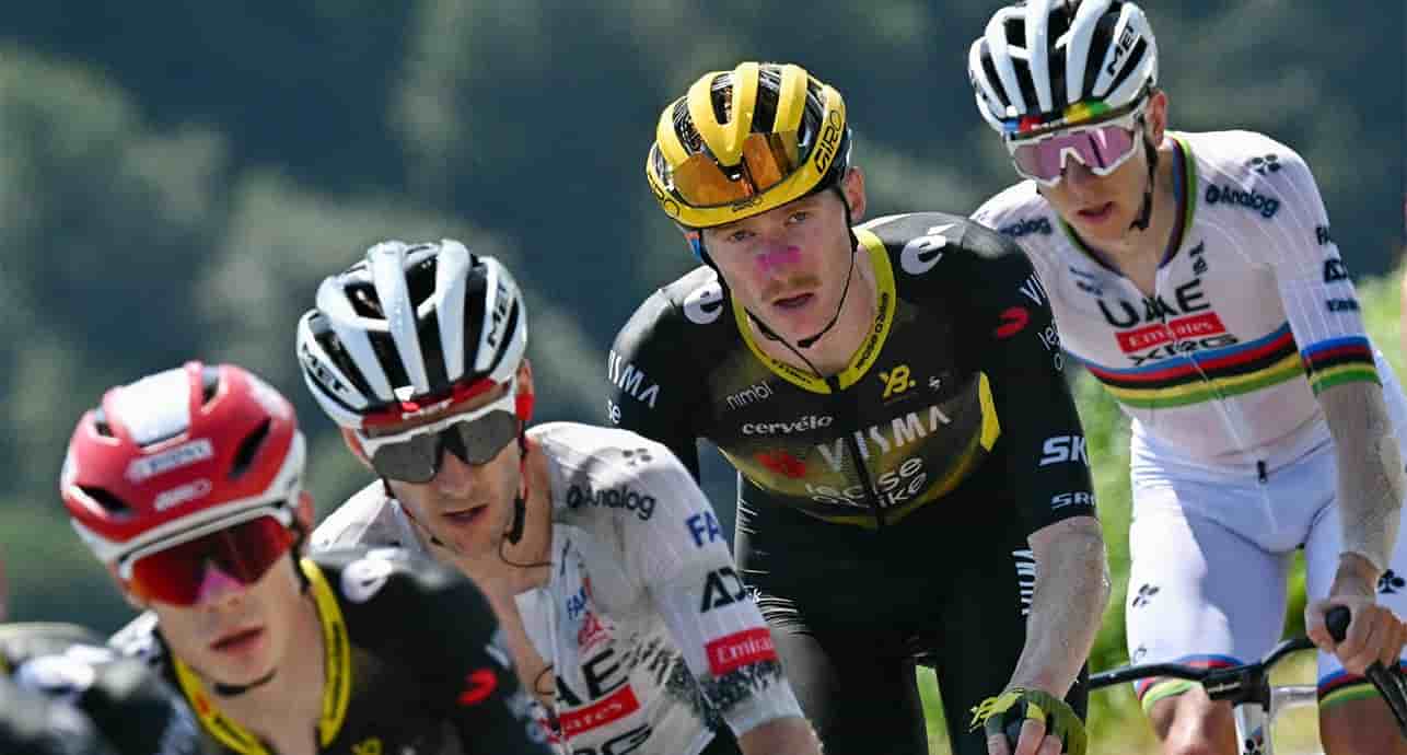 L'ascension du Col des Bordères lors de la 12e étape de la 112e édition du Tour de France