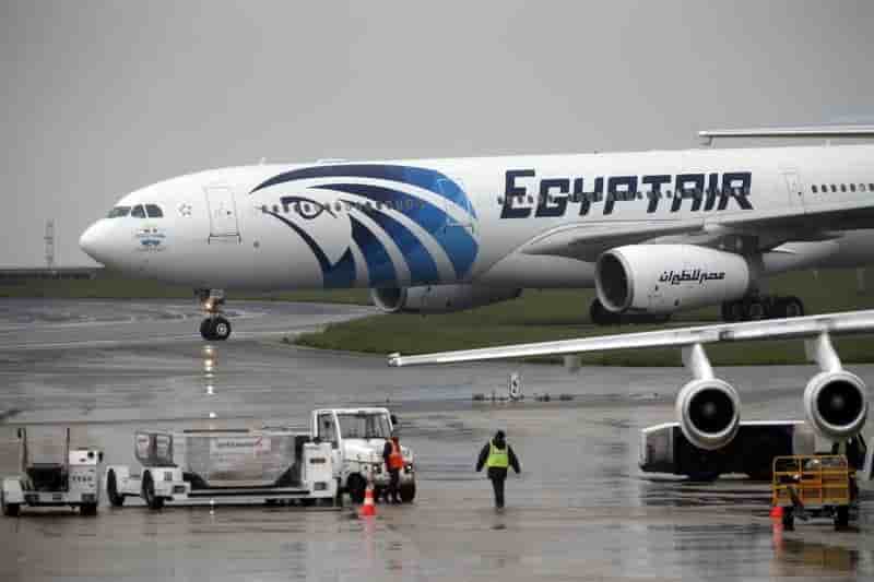 Un enregistreur du vol egyptair laisse penser a un incendie a bord