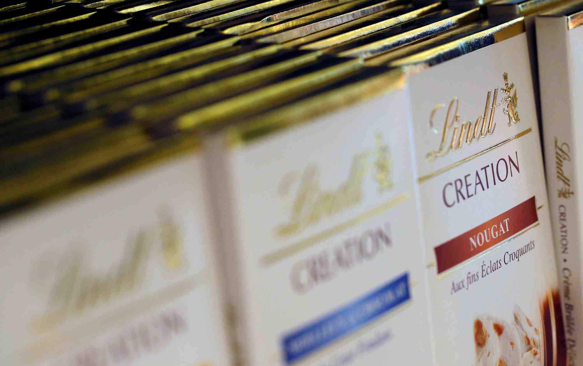 Le chocolatier suisse Lindt & Sprüngli, connu pour ses pralines Lindor et ses tablettes Excellence, prévoit d'augmenter ses prix pour 2025.