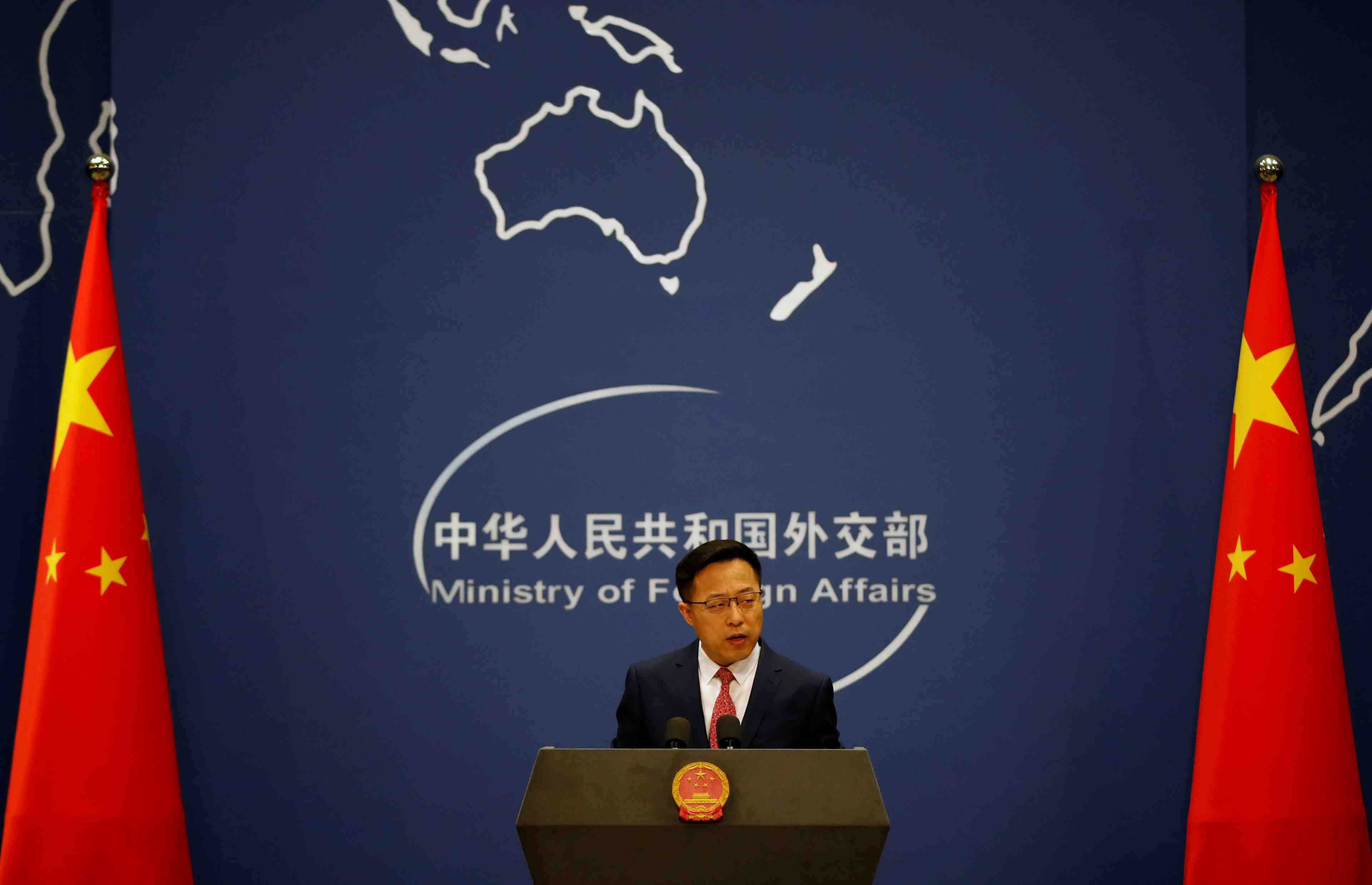 La chine menace a son tour les usa de represailles sur hong kong