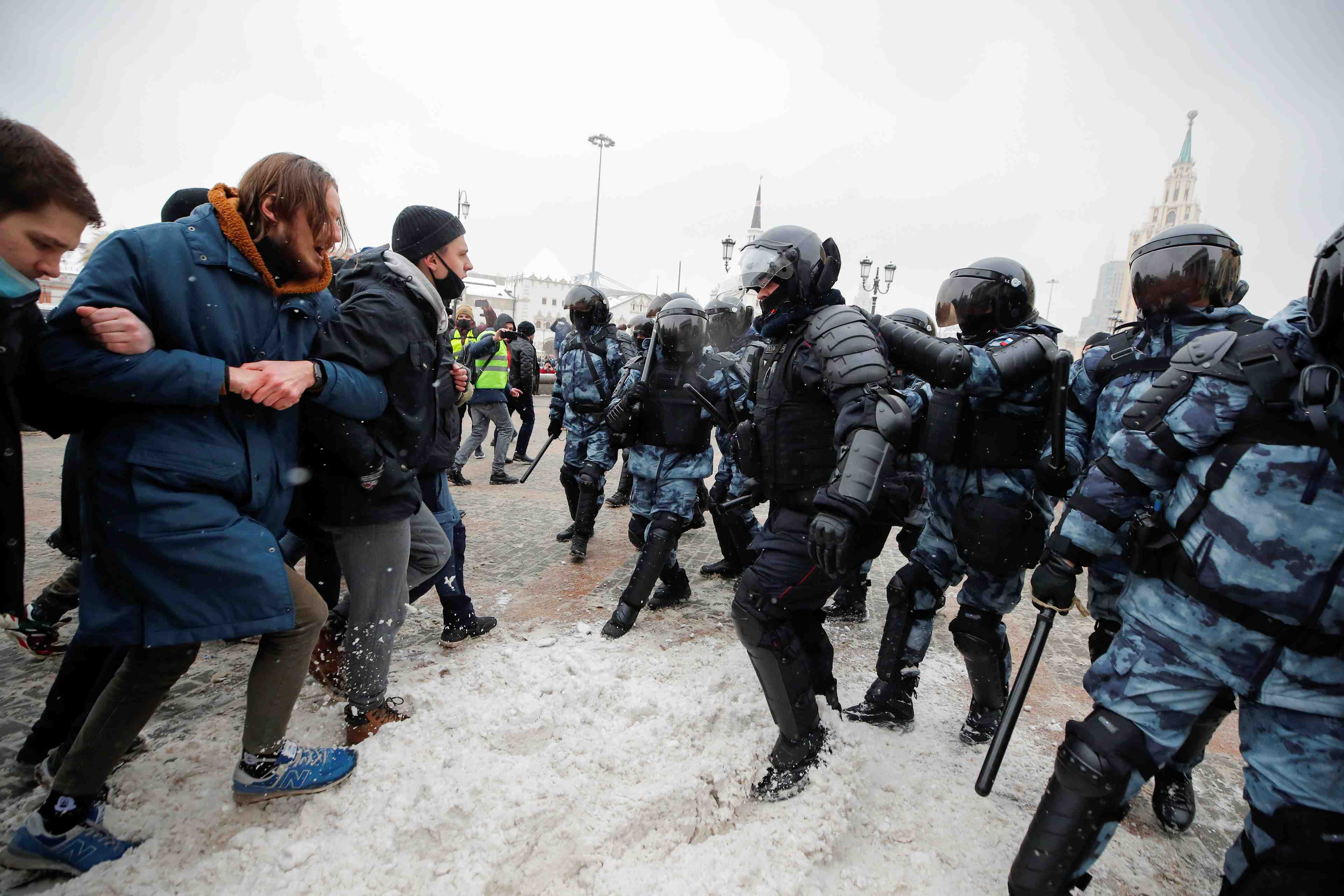 La police russe arrete plus de 2.700 personnes lors de manifestations pro-navalny