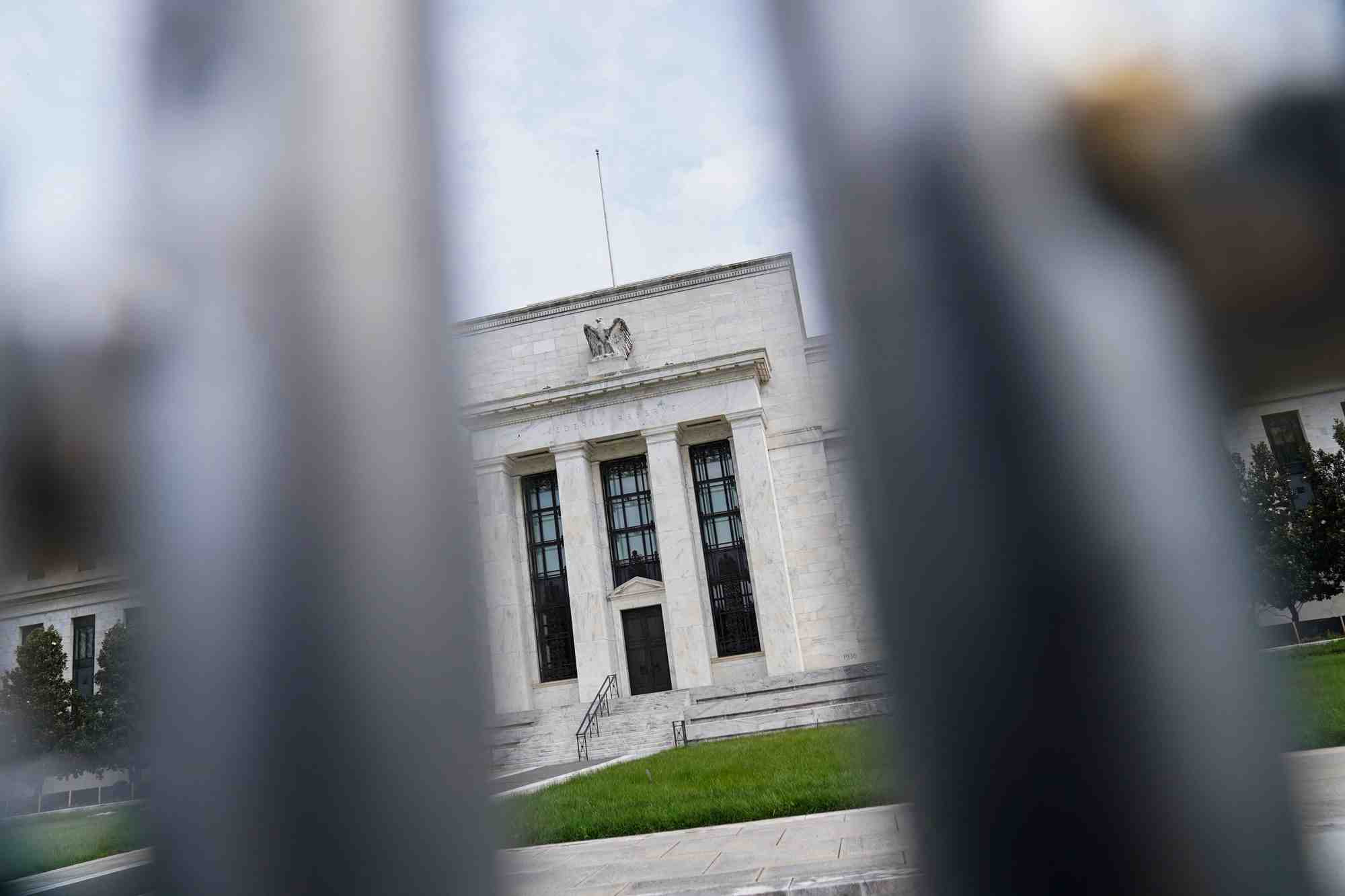 La fed accelere la remontee des taux et prevoit un ralentissement de l'economie