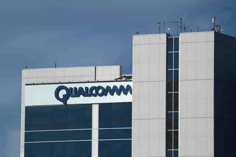 Qualcomm releve son offre a 44 milliards de dollars sur nxp, selon le wsj