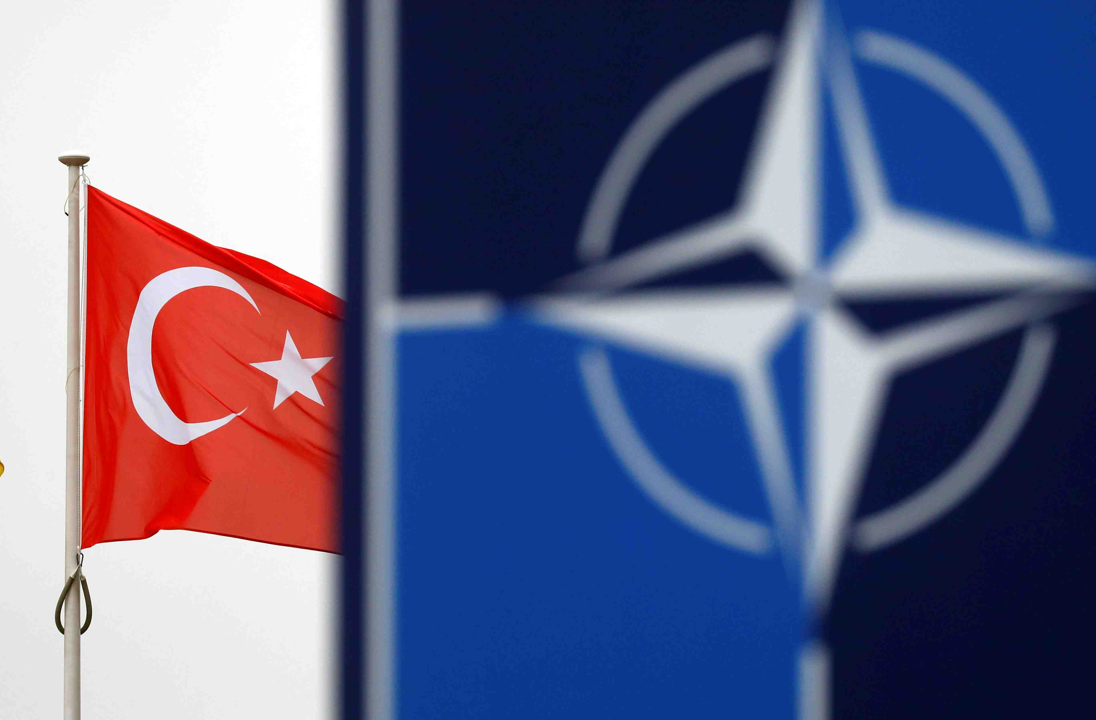 Ankara, dans l'attente d'un soutien sur la syrie, bloque des plans de l'otan