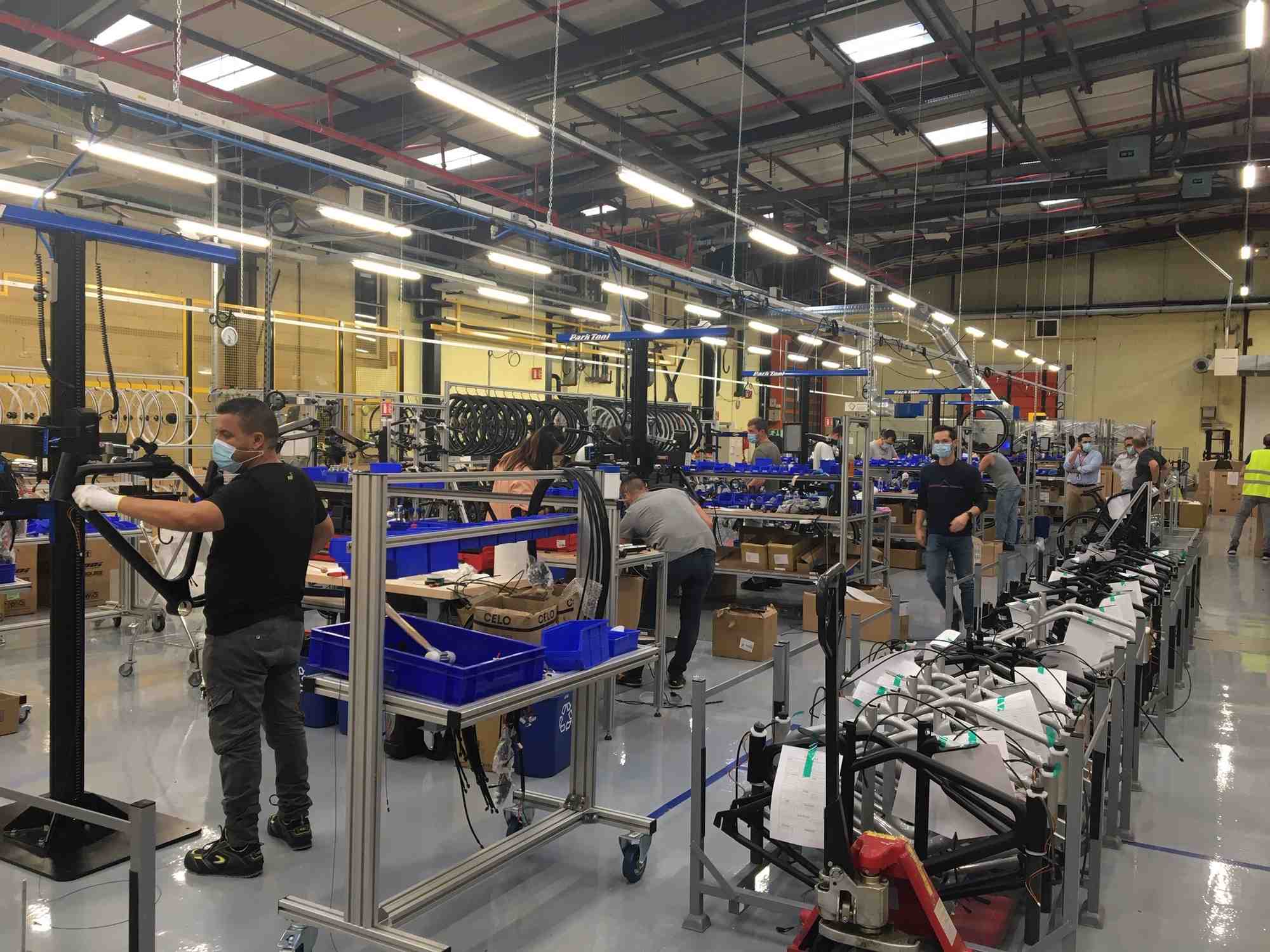 Usine d'Is-sur-Tille, au nord de Dijon où est assemblé Smart Bikes