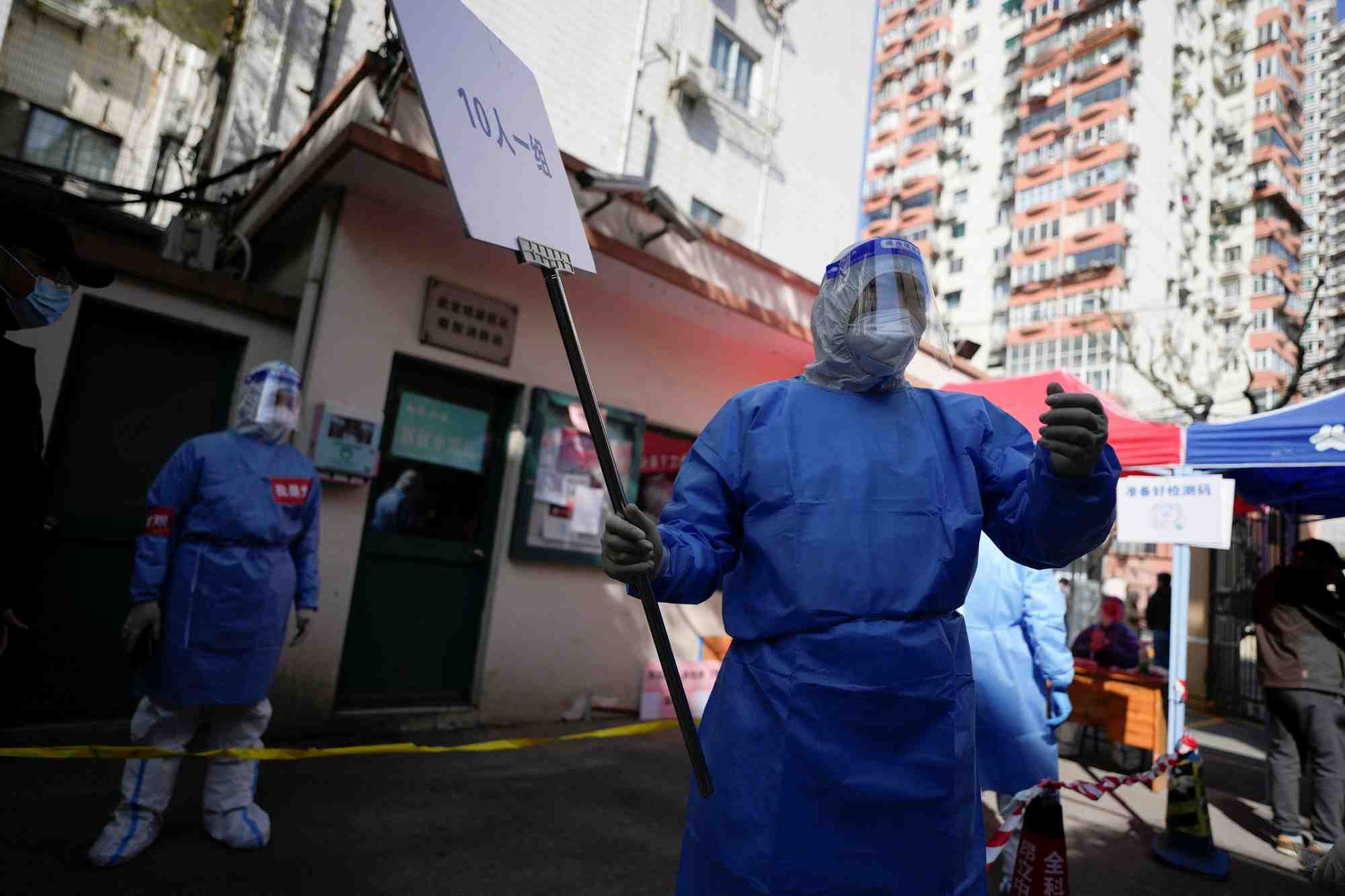 Coronavirus/chine: l'armee en renfort pour un depistage massif a shanghai