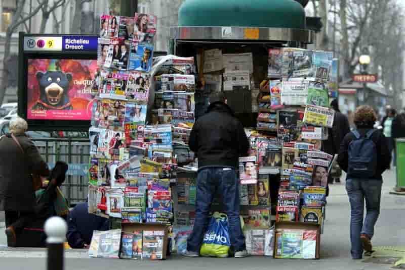 Macron promet le secret des sources journalistiques