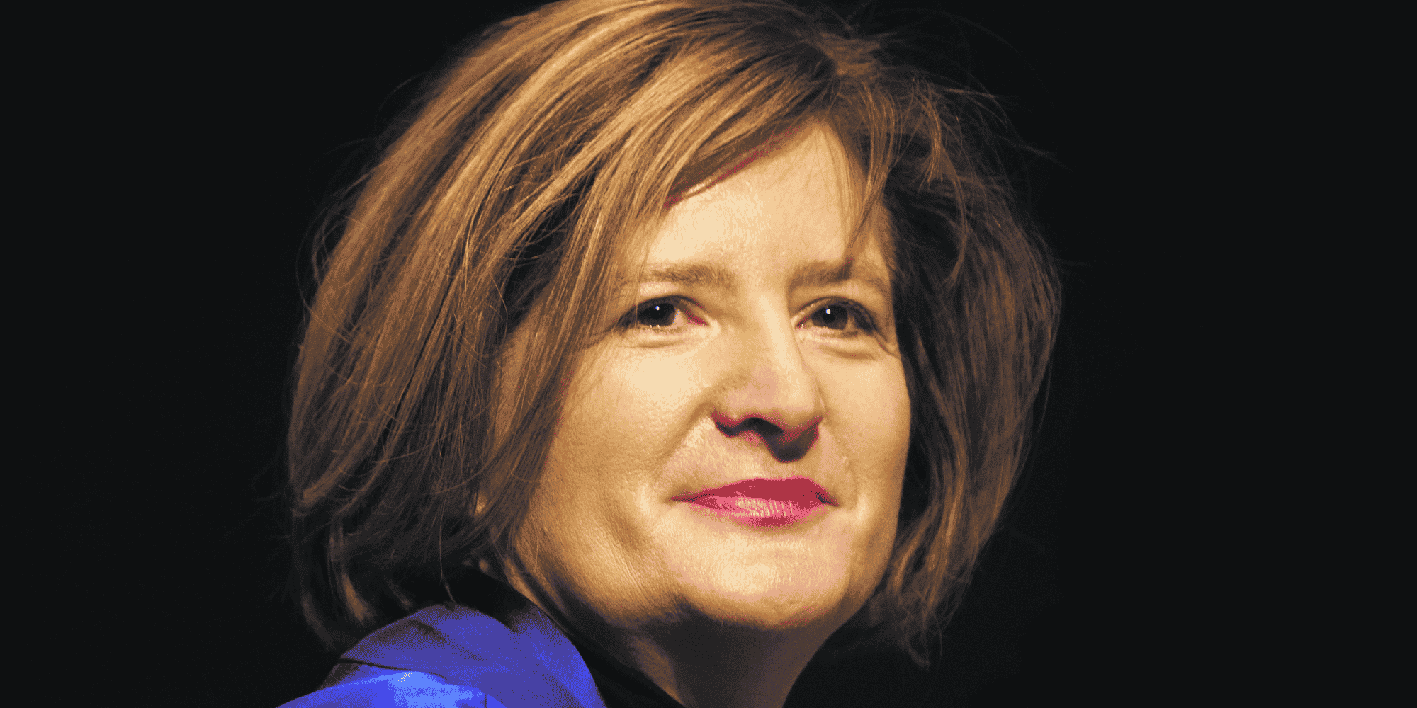 Après douze années passées chez M6, comme reporter, cheffe d'édition, directrice de bureau, puis responsable éditoriale, Anne-Catherine Husson-Traore fait un grand écart, en 2001, pour se consacrer à la finance durable.