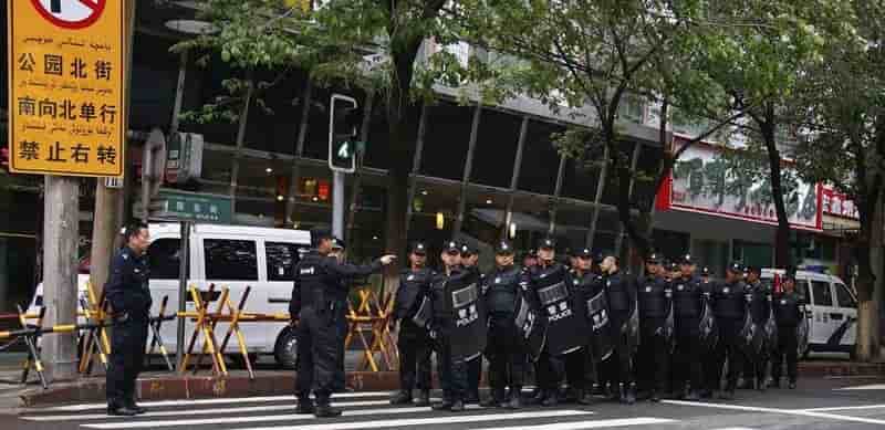 La chine dit avoir demantele 181 "gangs terroristes" au xinjiang