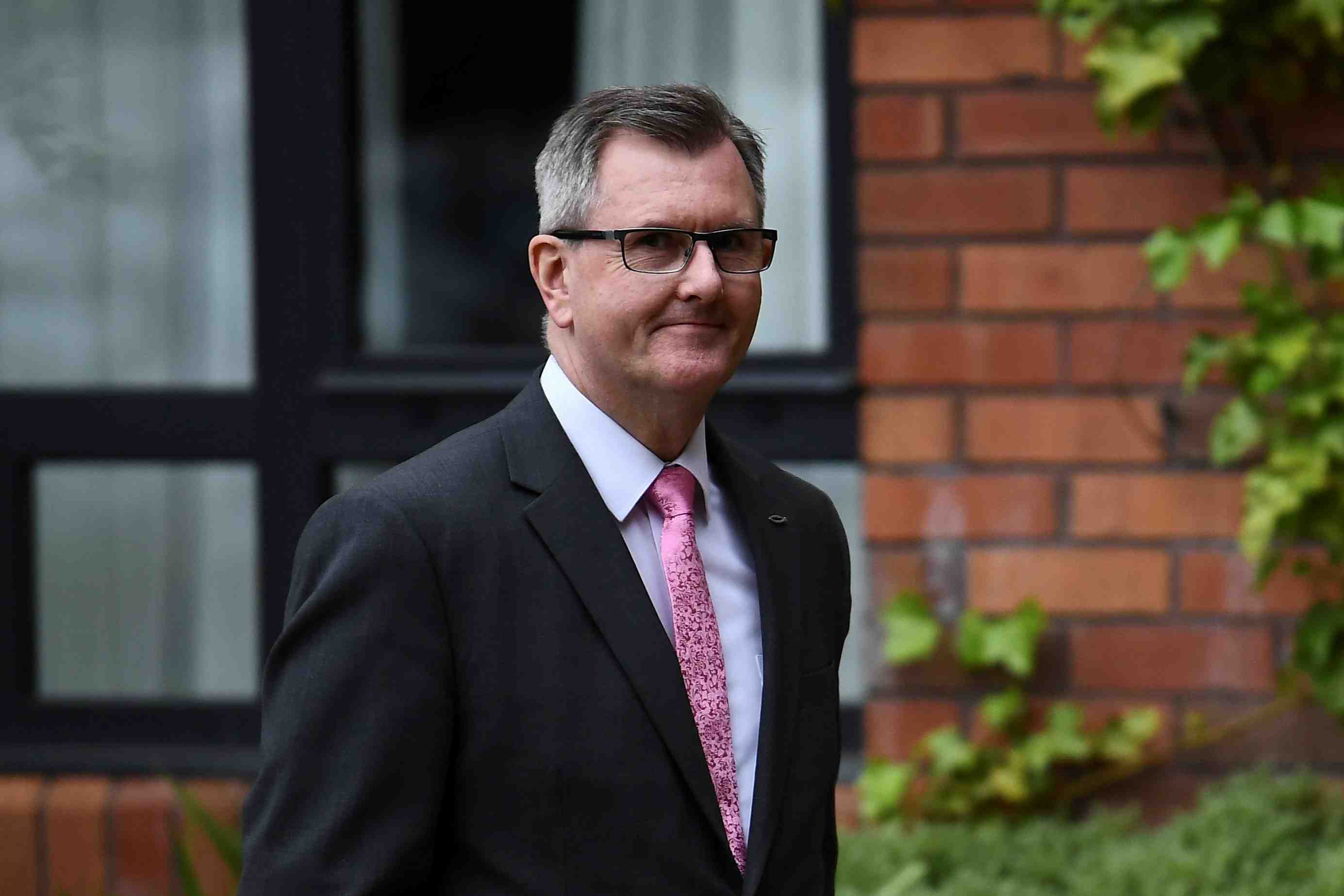 Irlande du nord: jeffrey donaldson prend la tete du dup