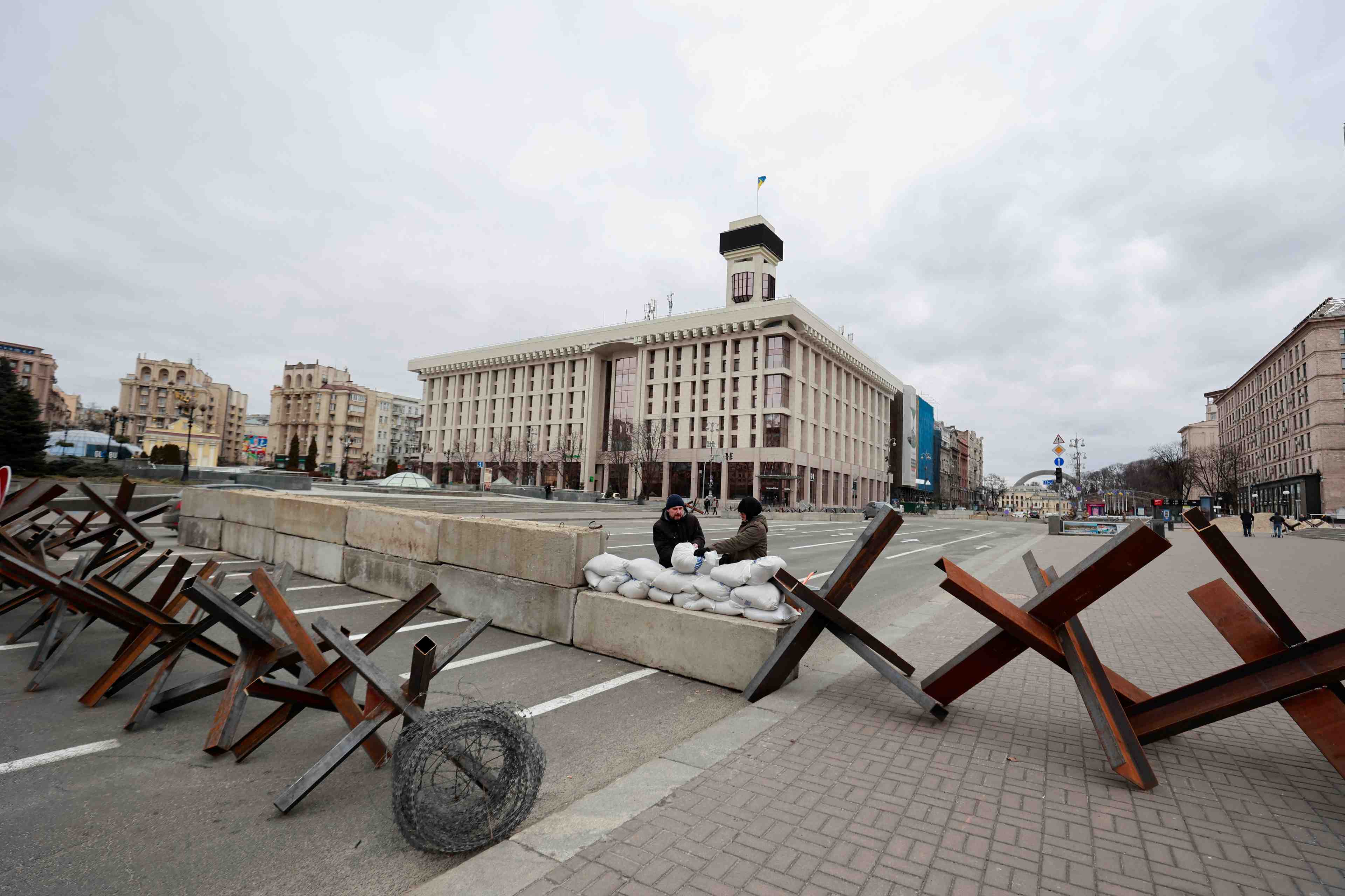 Paris prie les francais residant en ukraine de quitter le pays "sans delai"