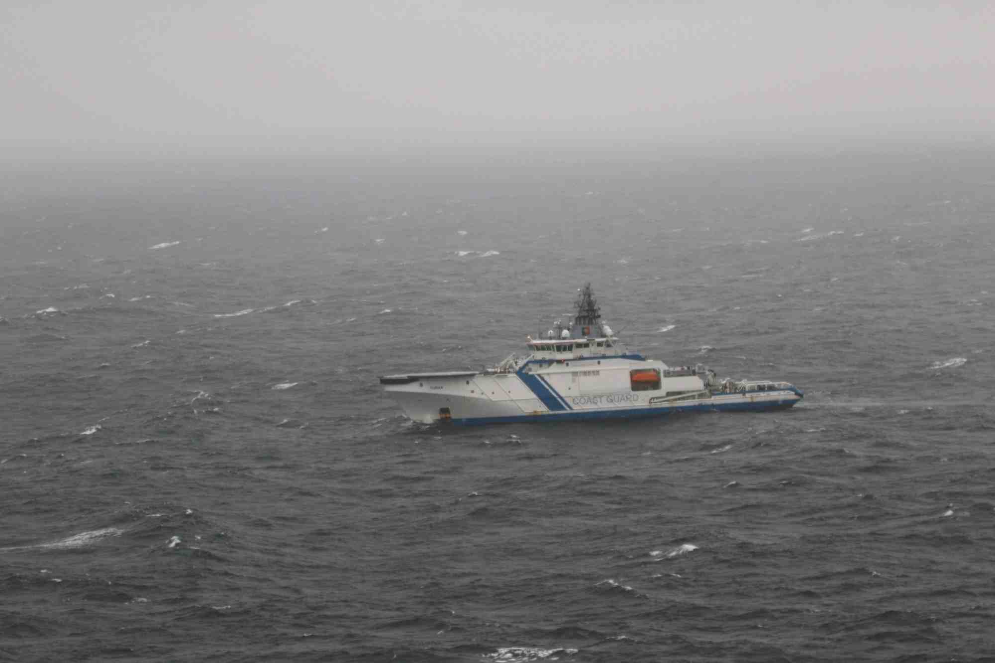 Photo du patrouilleur offshore turva des gardes-frontieres finlandais pres du gazoduc endommage balticconnector